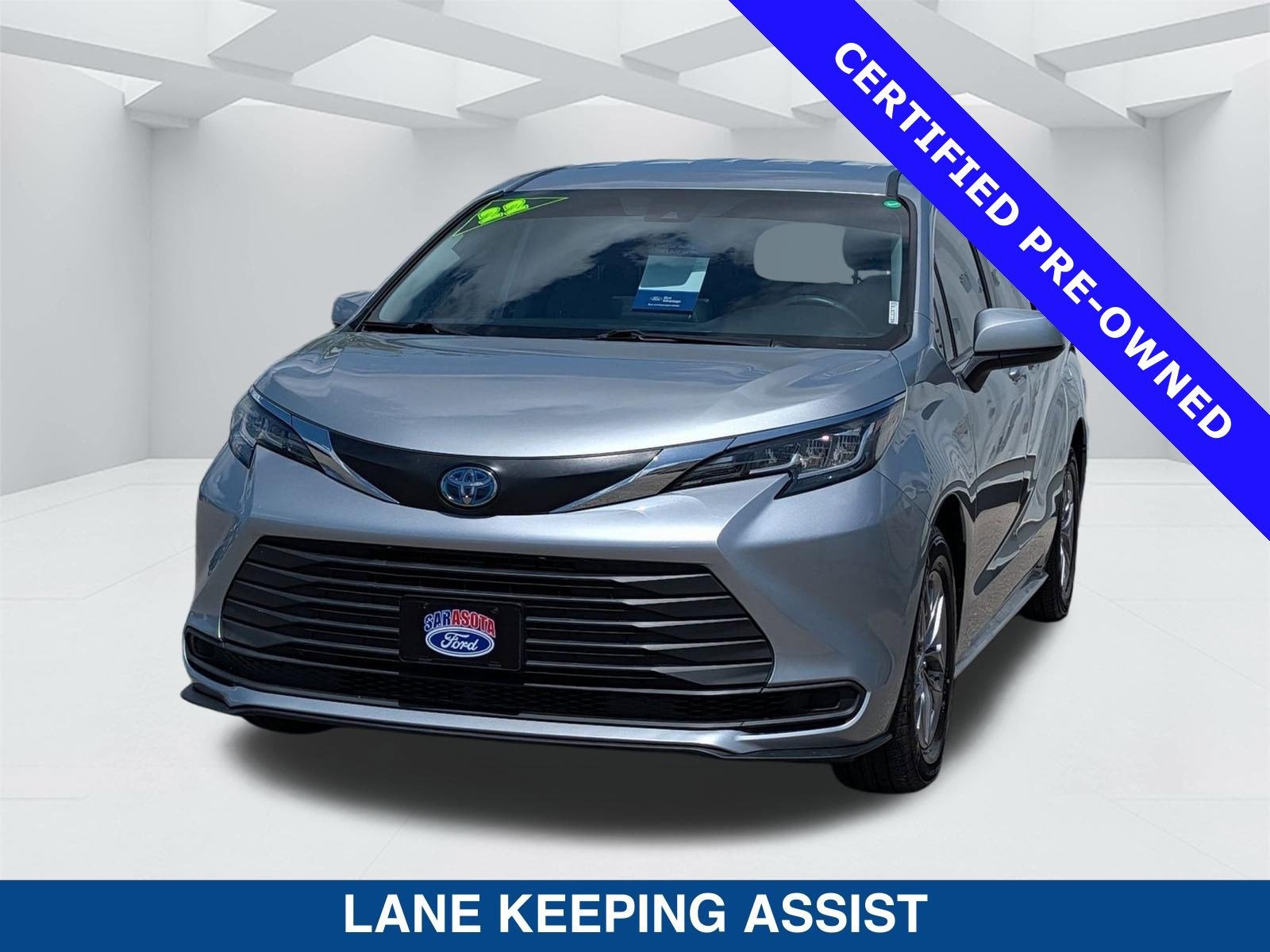 2022 Toyota Sienna LE 8 Passenger