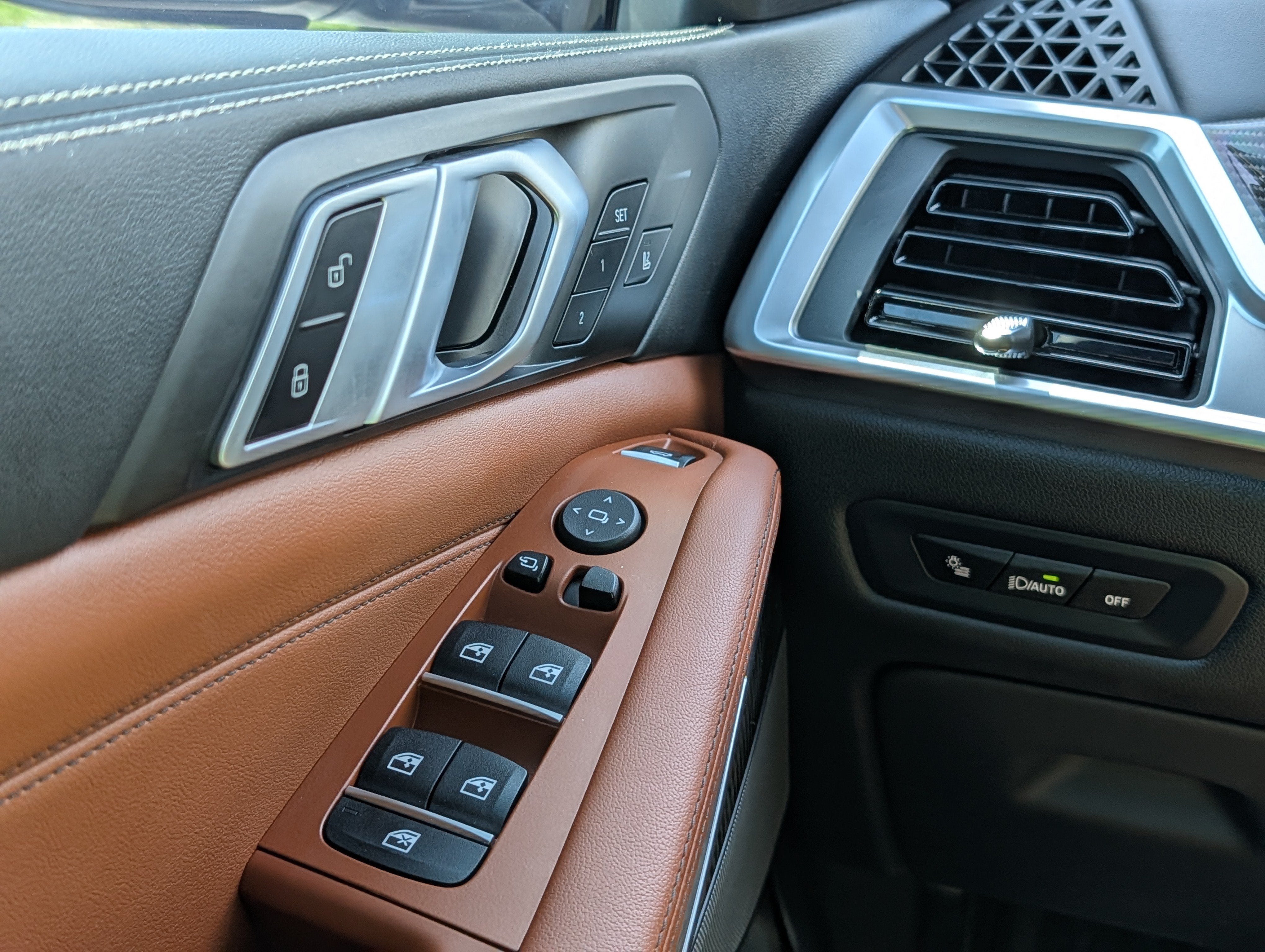 2025 BMW X5 M60i