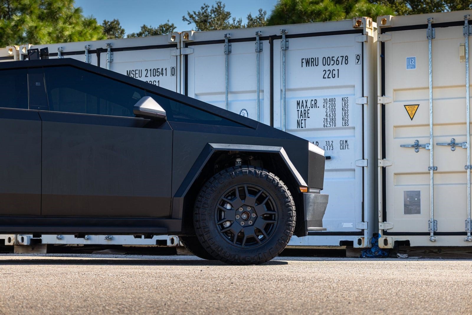 2024 Tesla Cybertruck Cyberbeast