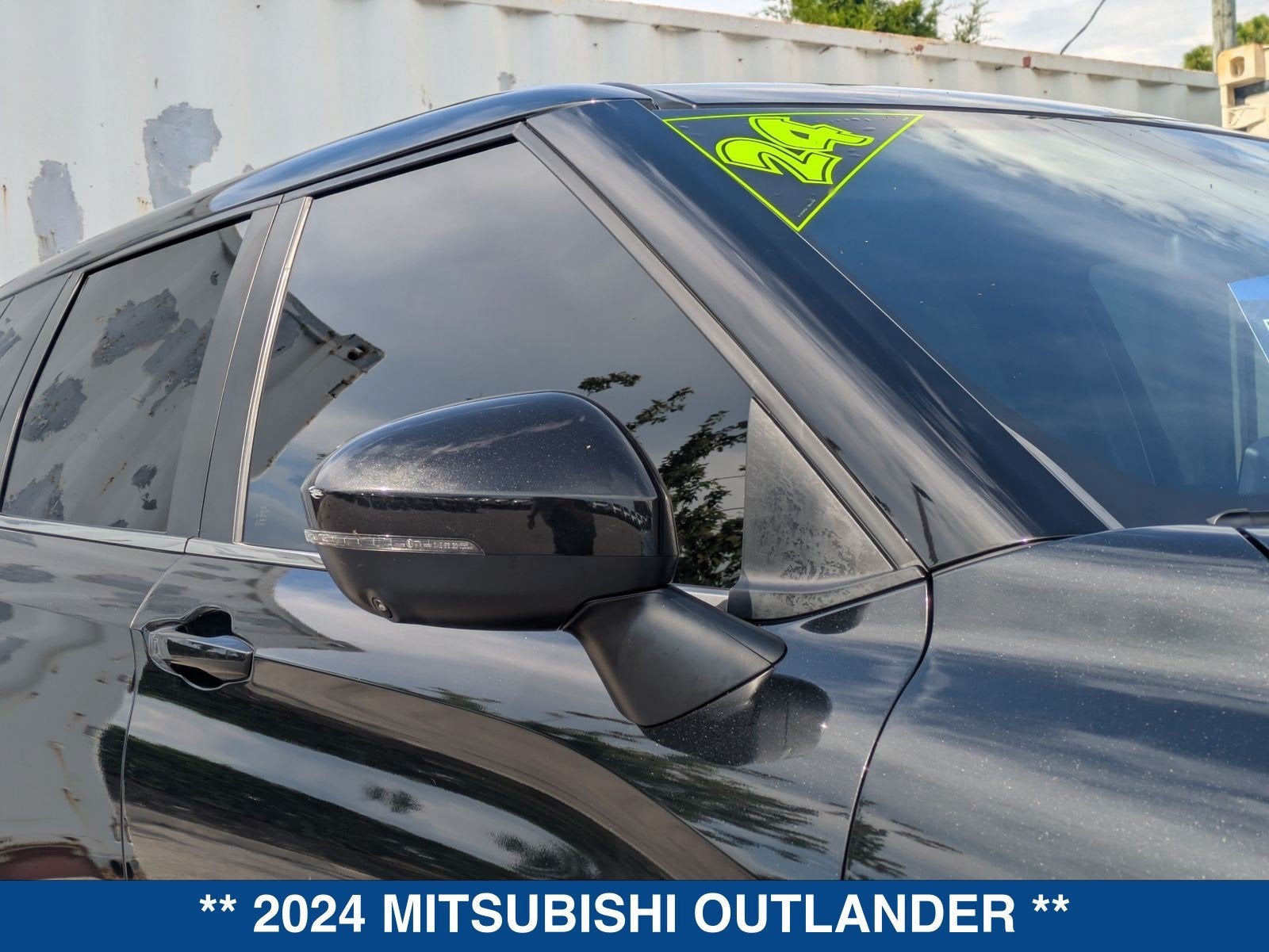2024 Mitsubishi Outlander SE