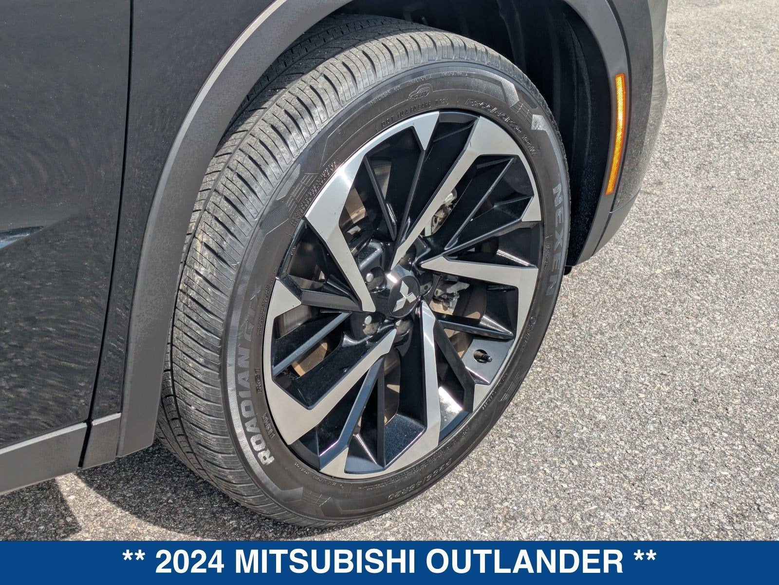 2024 Mitsubishi Outlander SE