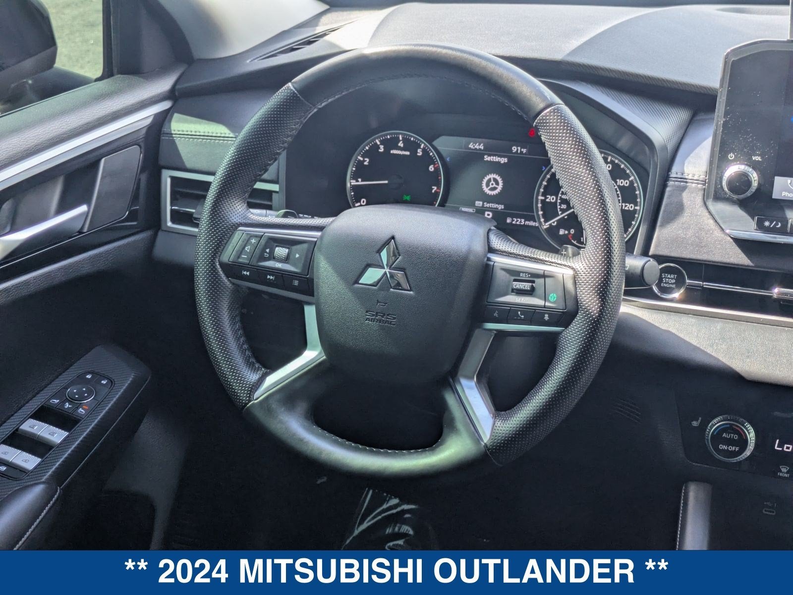 2024 Mitsubishi Outlander SE