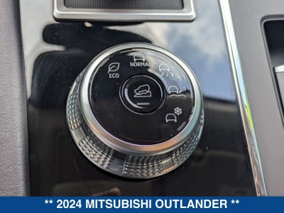 2024 Mitsubishi Outlander SE