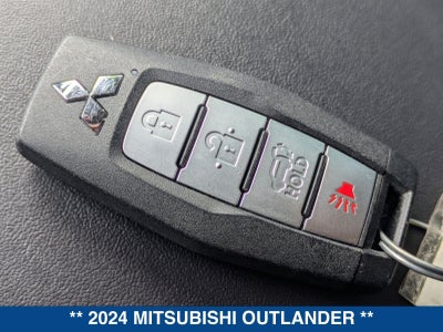 2024 Mitsubishi Outlander SE