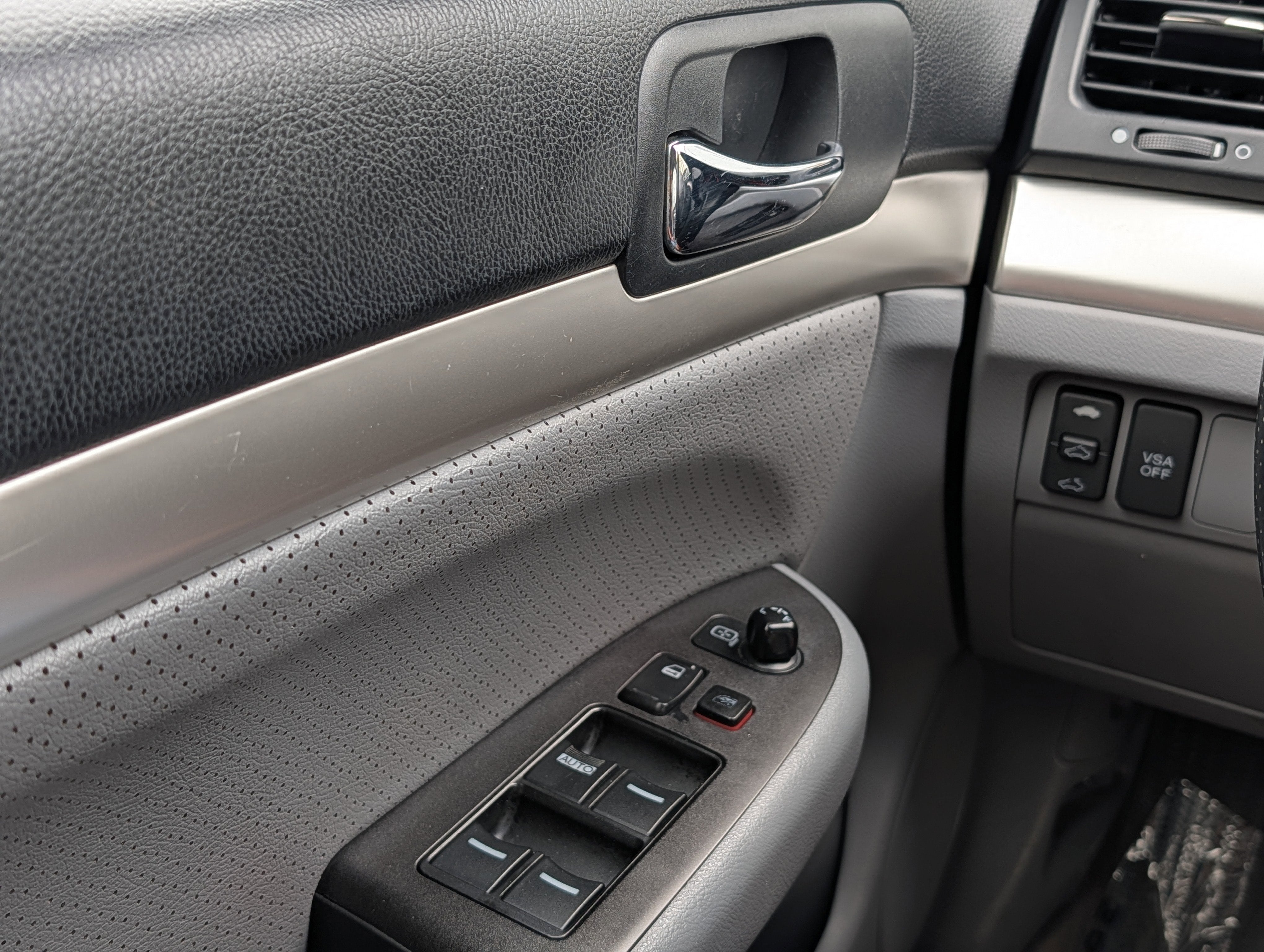 2004 Acura TSX Base