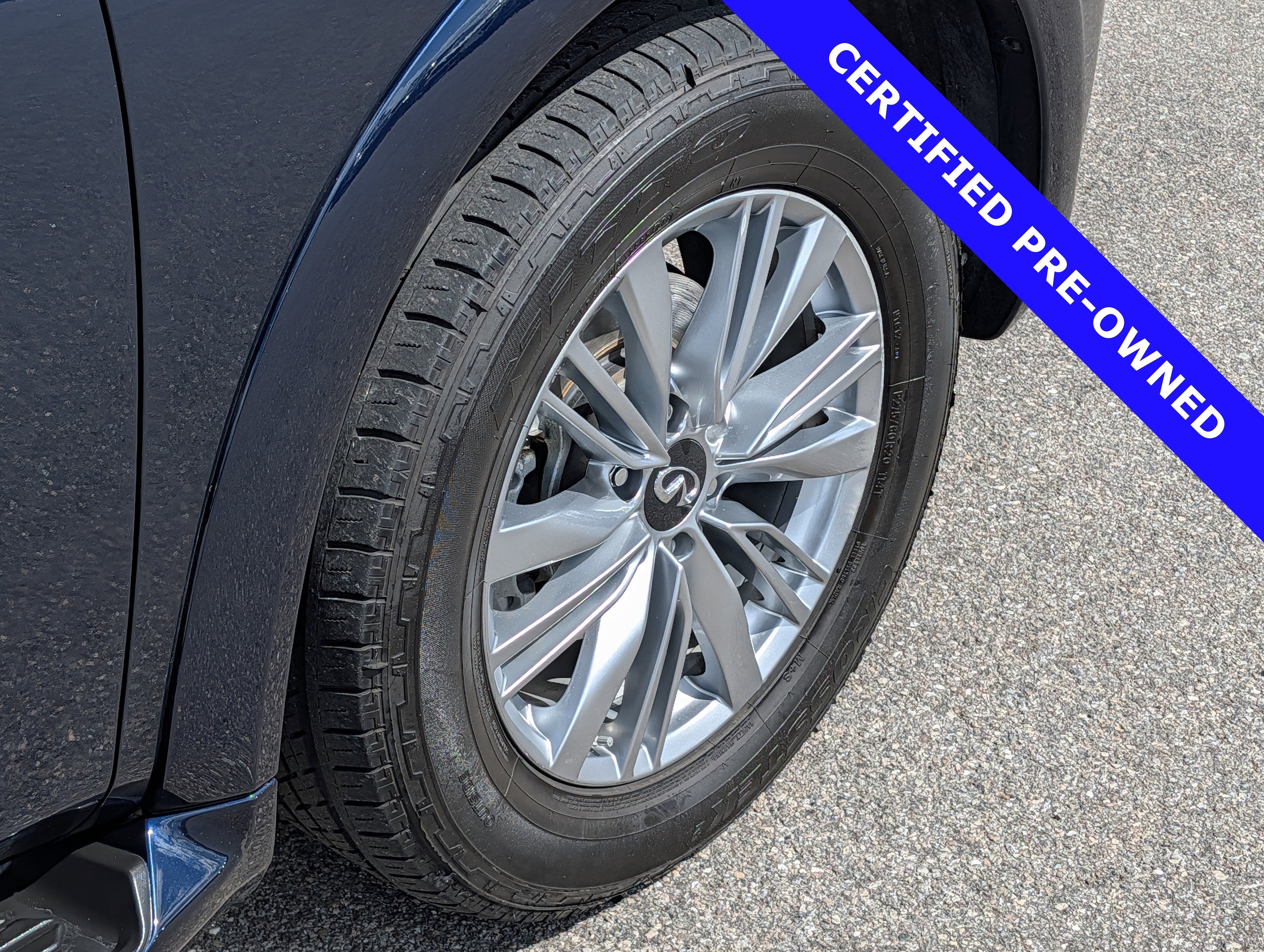 2021 INFINITI QX80 LUXE