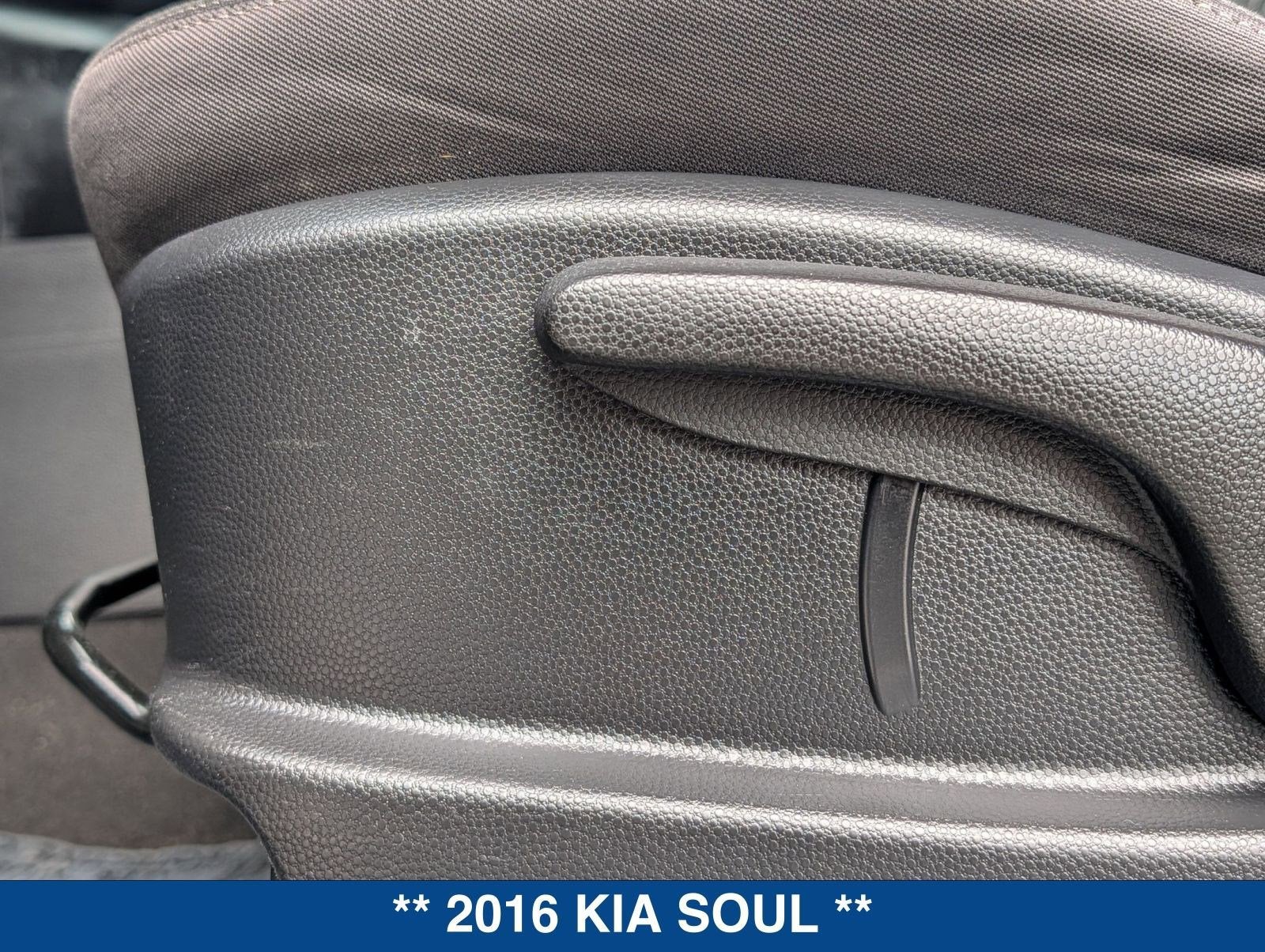 2016 Kia Soul Base
