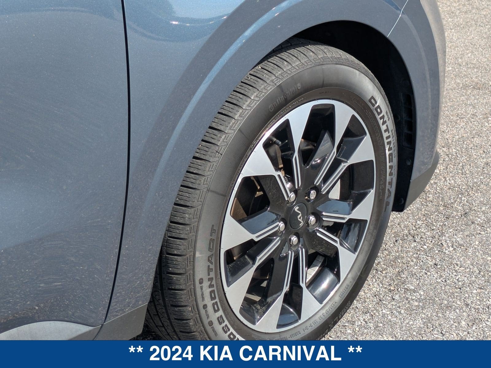 2024 Kia Carnival EX