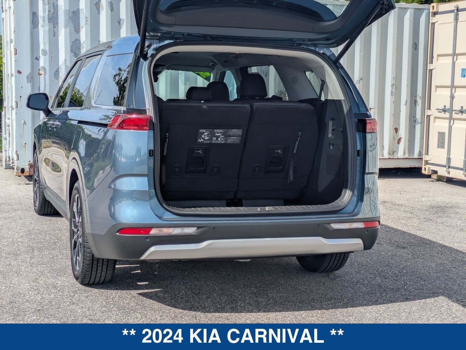 2024 Kia Carnival EX