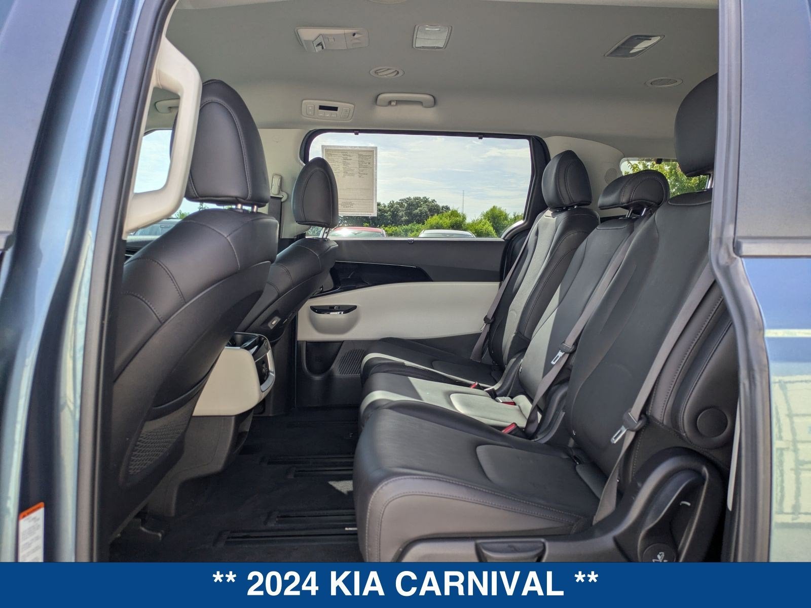 2024 Kia Carnival EX