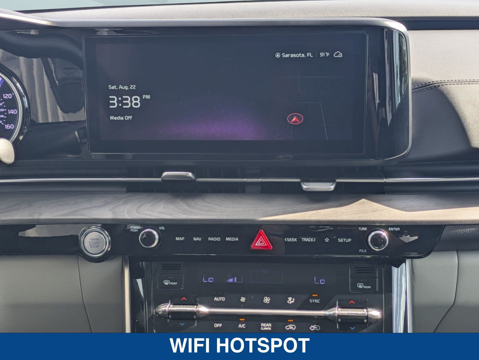 2024 Kia Carnival EX