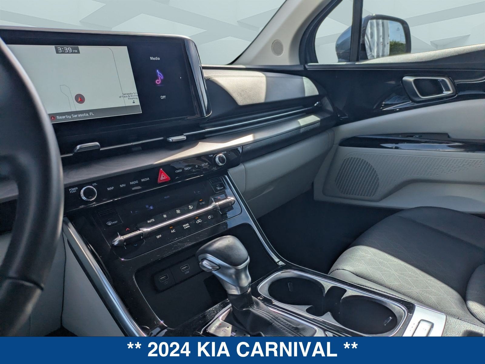 2024 Kia Carnival EX