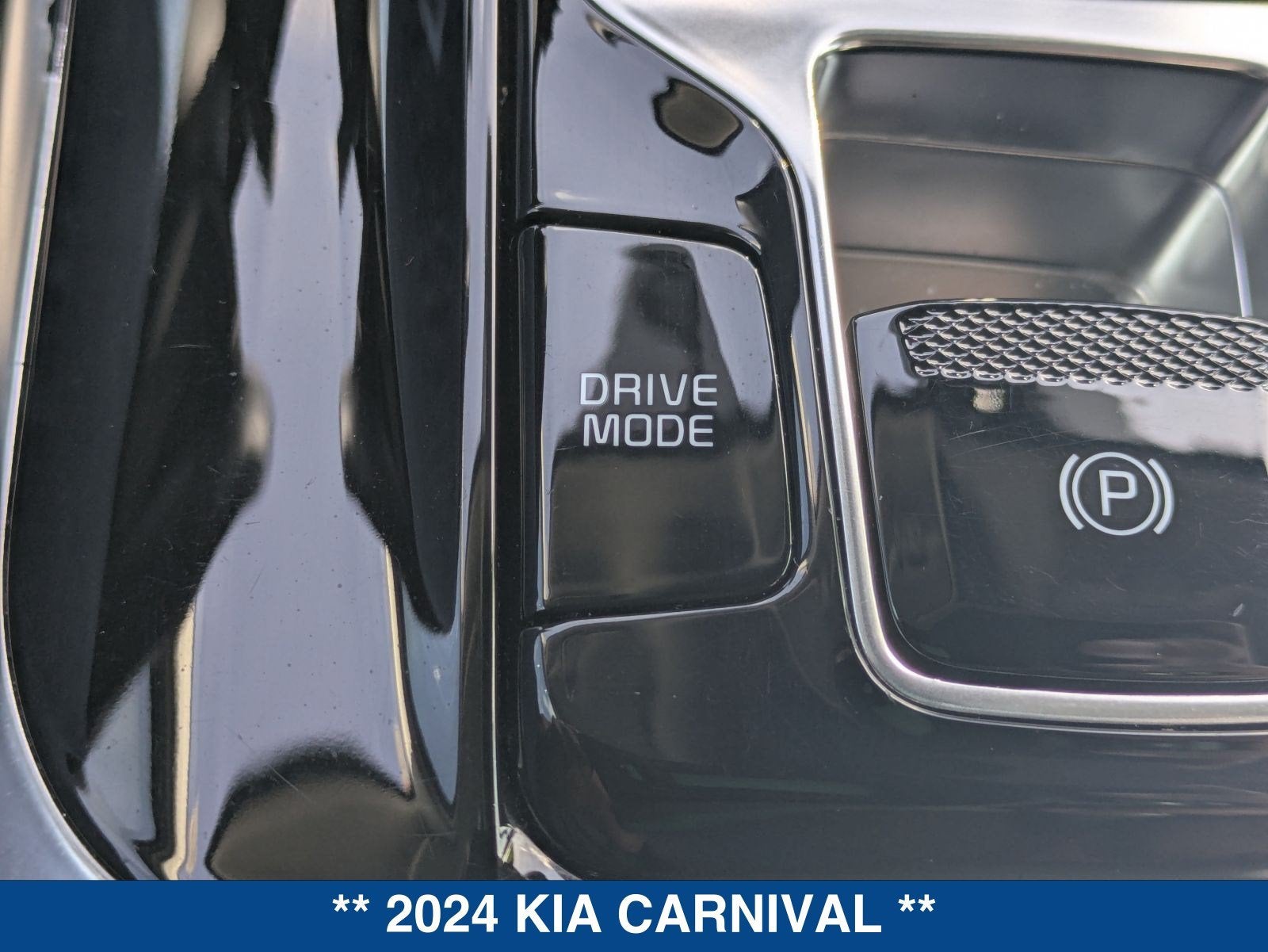 2024 Kia Carnival EX