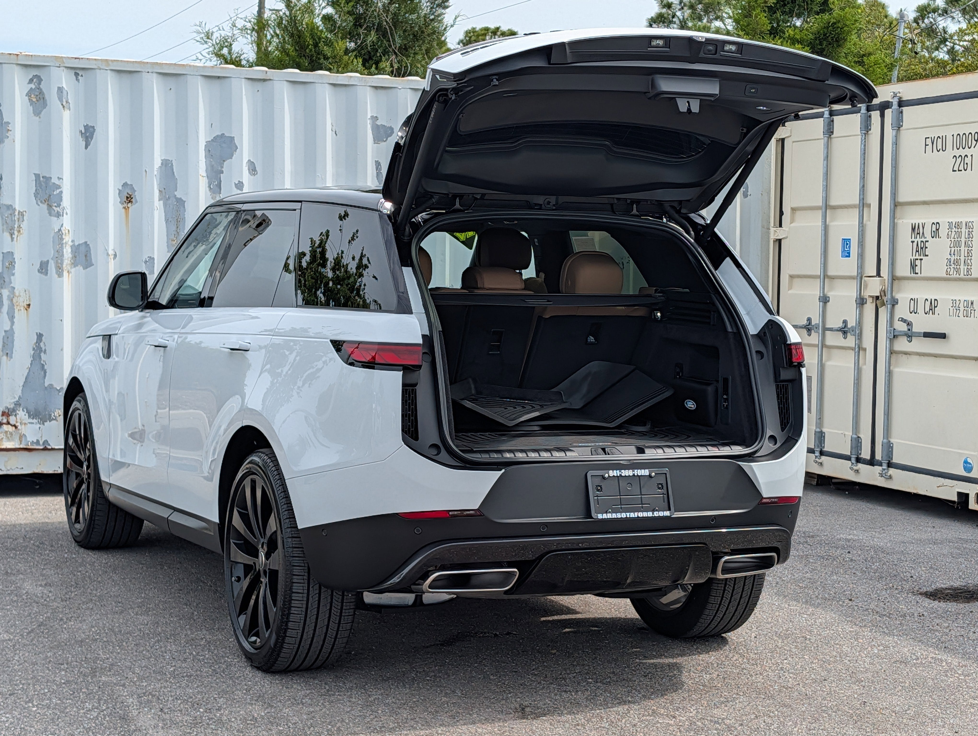 2025 Land Rover Range Rover Sport P360 SE