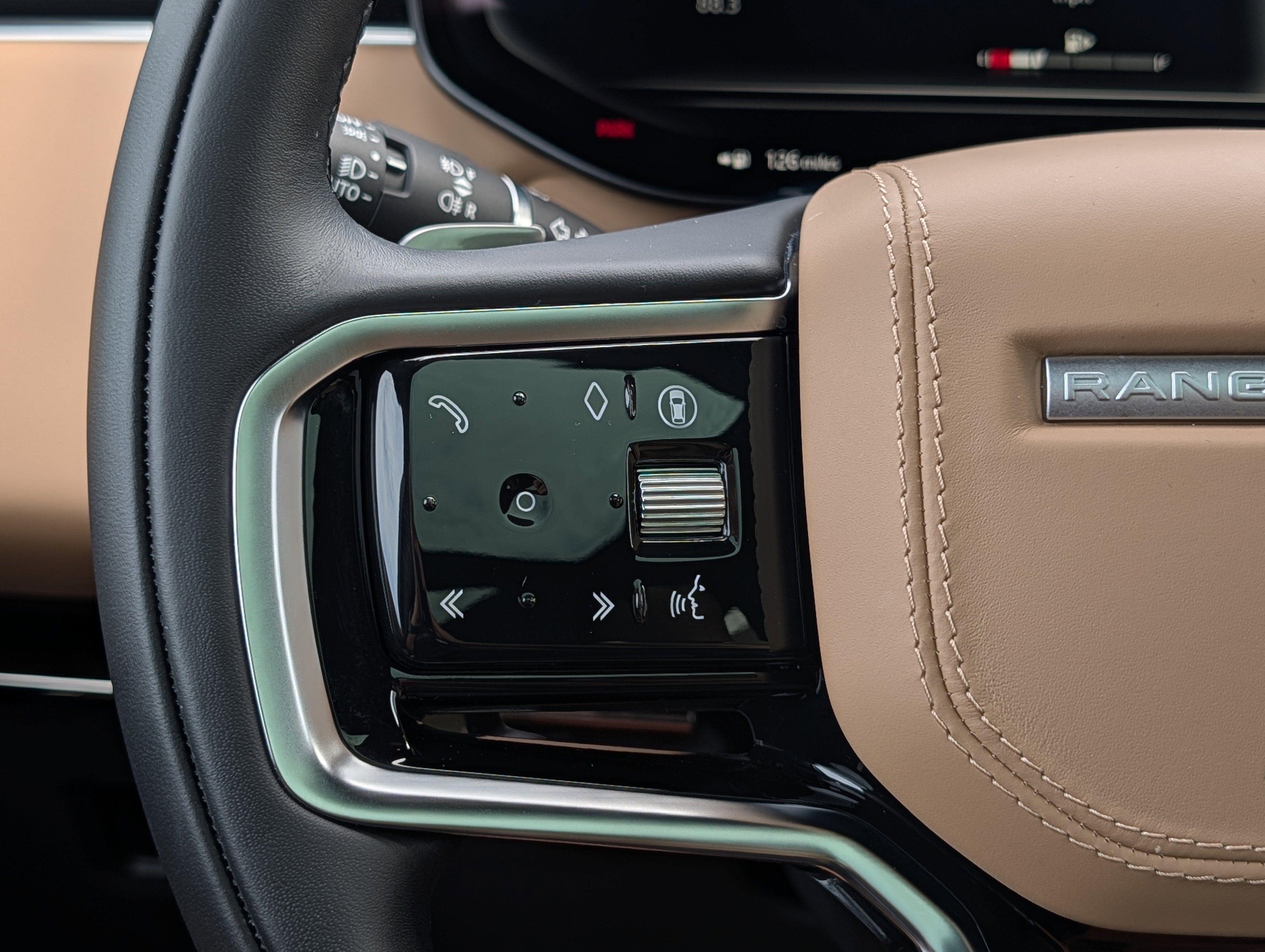 2025 Land Rover Range Rover Sport P360 SE