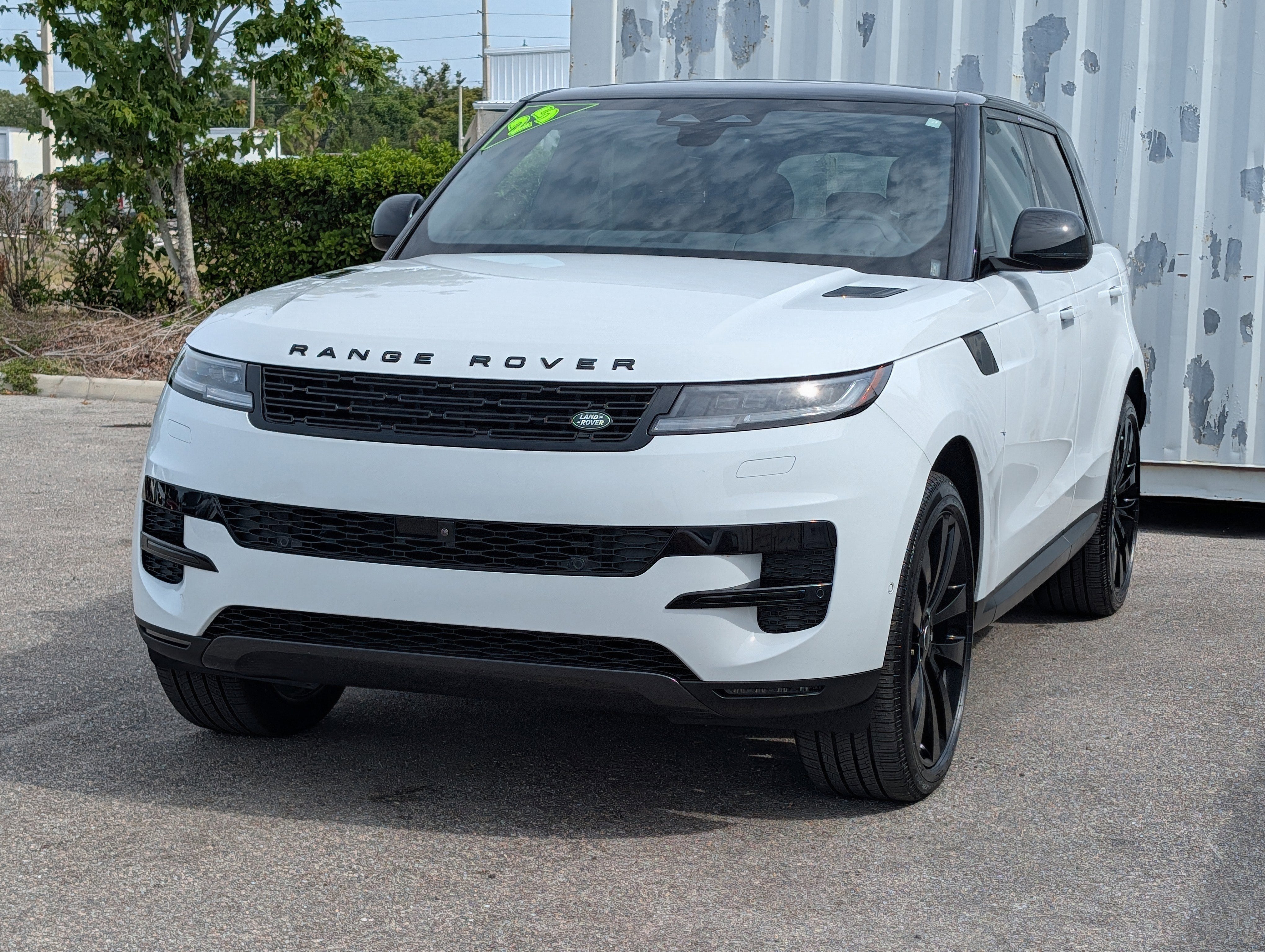 2025 Land Rover Range Rover Sport P360 SE