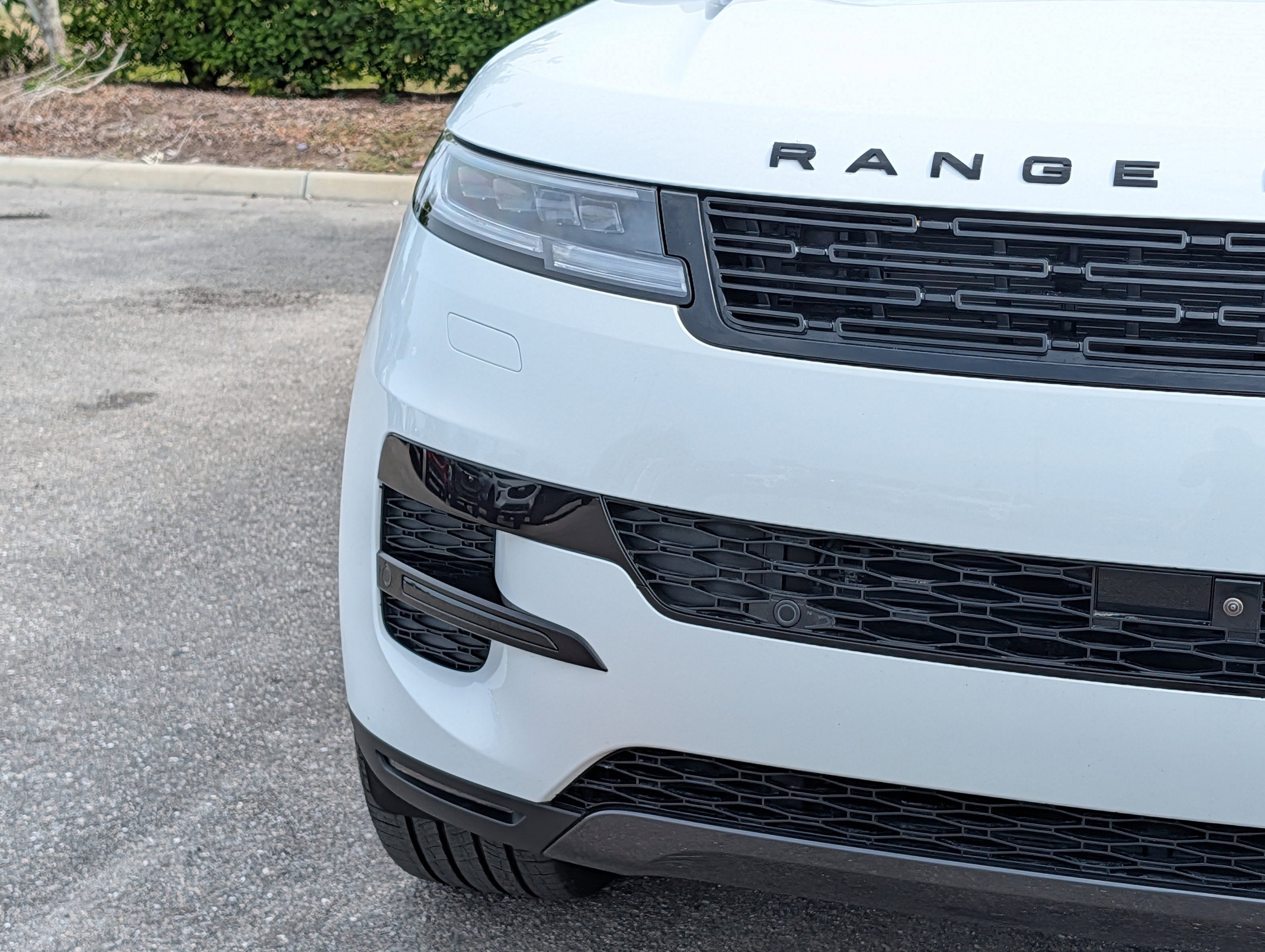 2025 Land Rover Range Rover Sport P360 SE