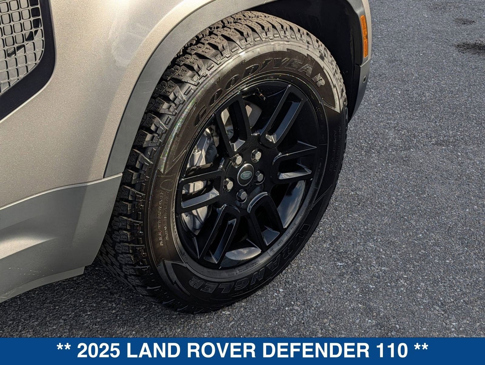 2025 Land Rover Defender P400 S