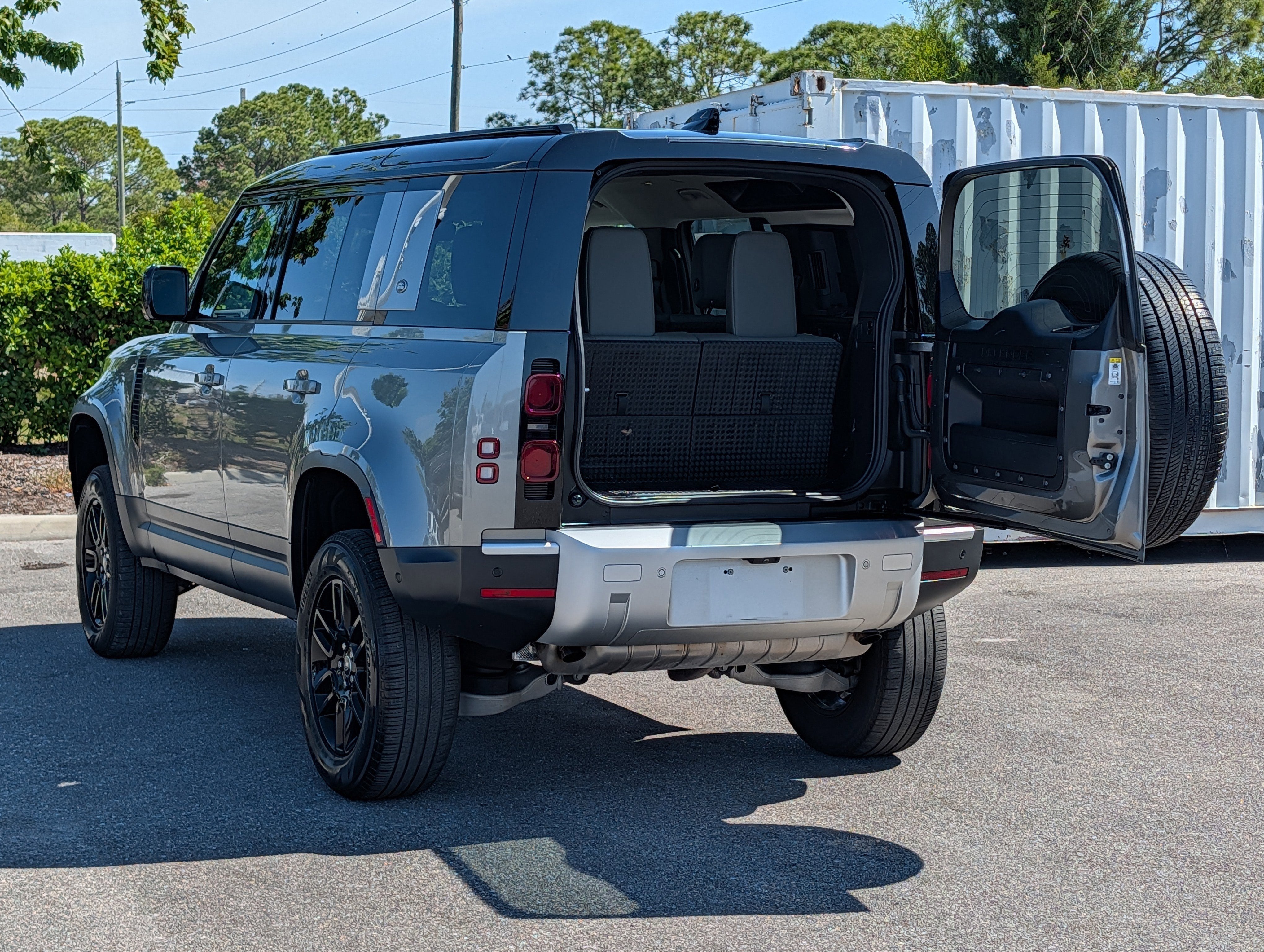 2021 Land Rover Defender 110 SE