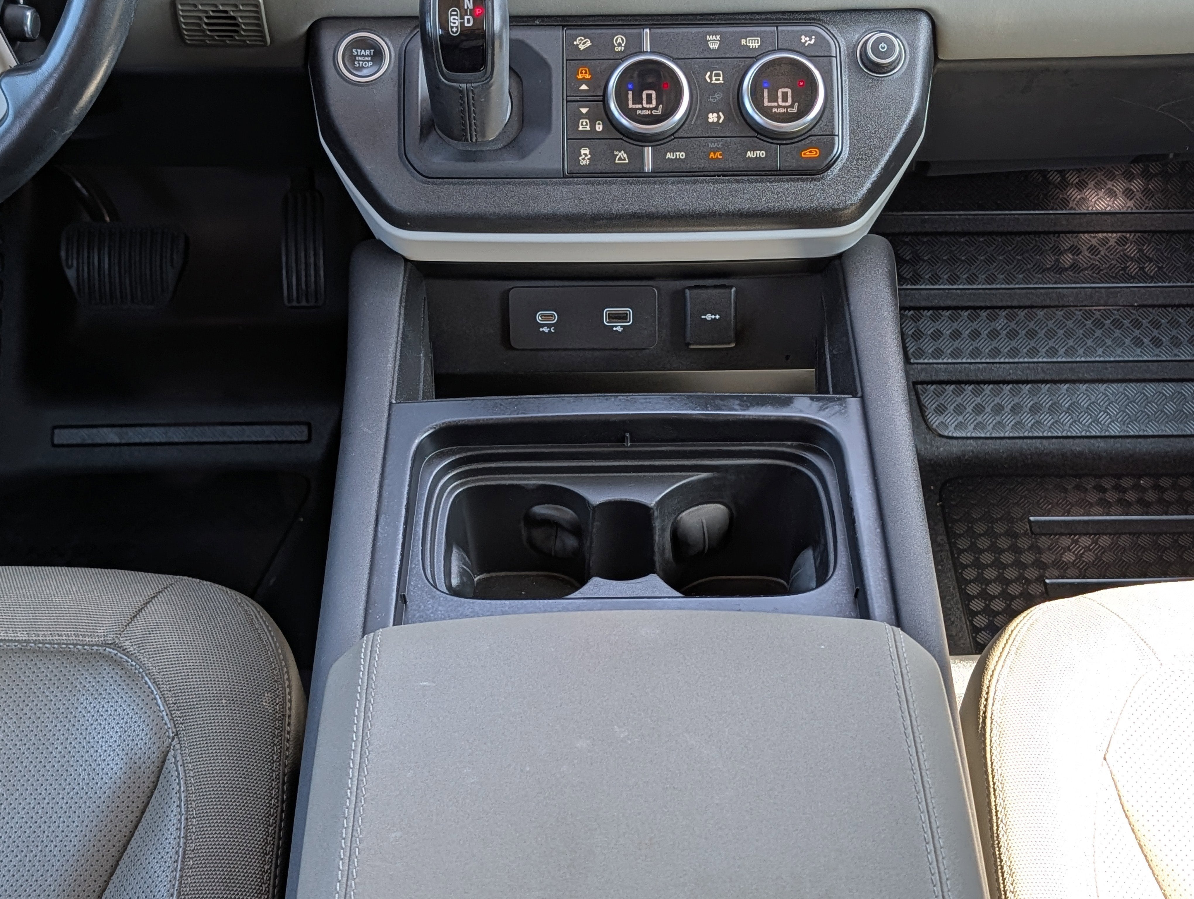 2021 Land Rover Defender 110 SE