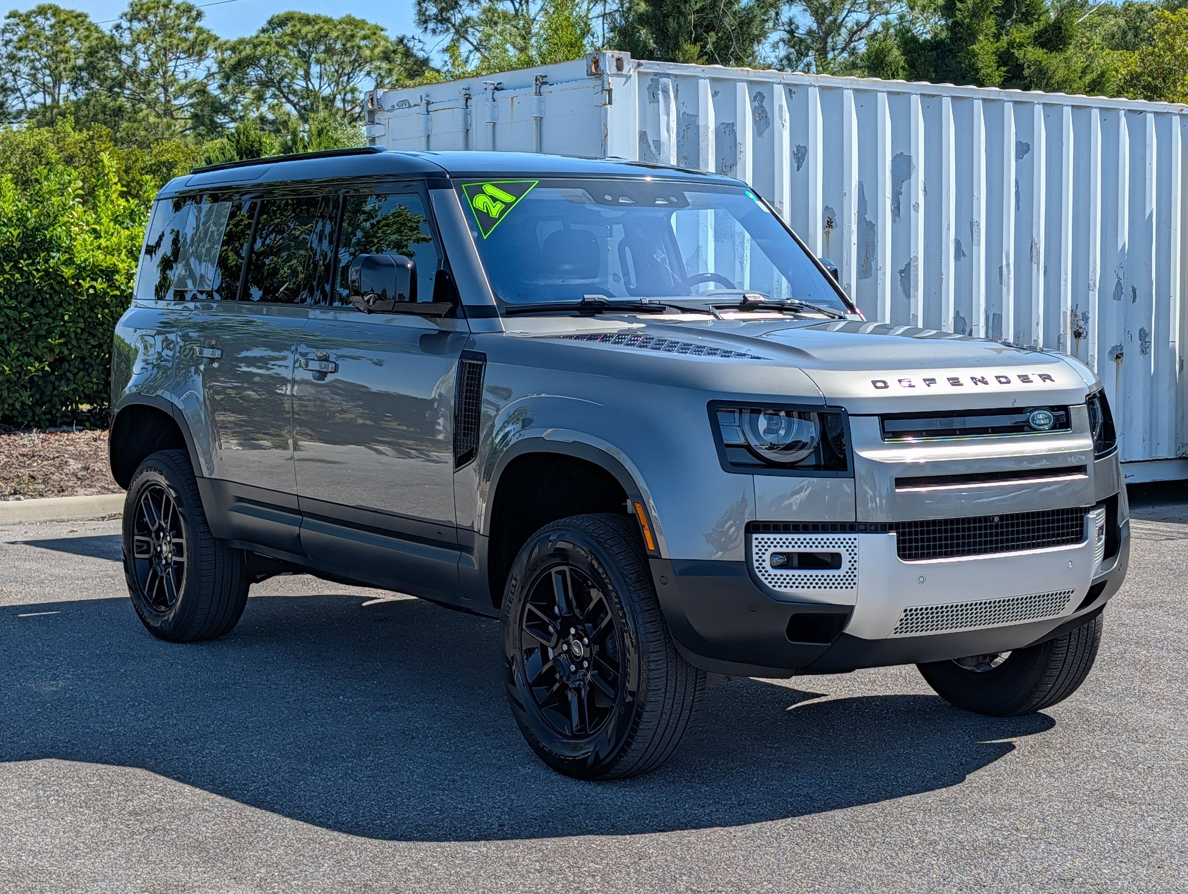 2021 Land Rover Defender 110 SE