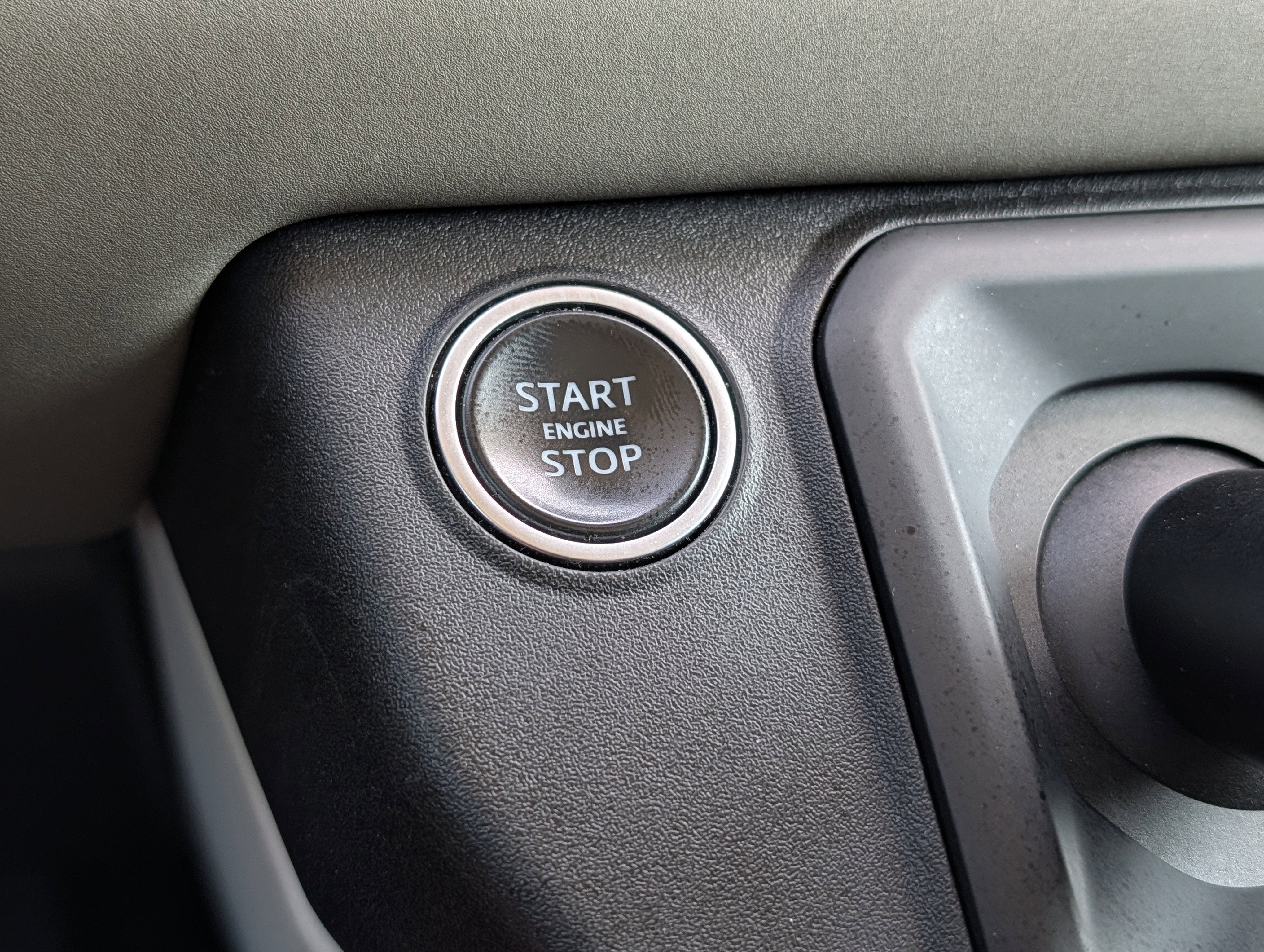 2021 Land Rover Defender 110 SE