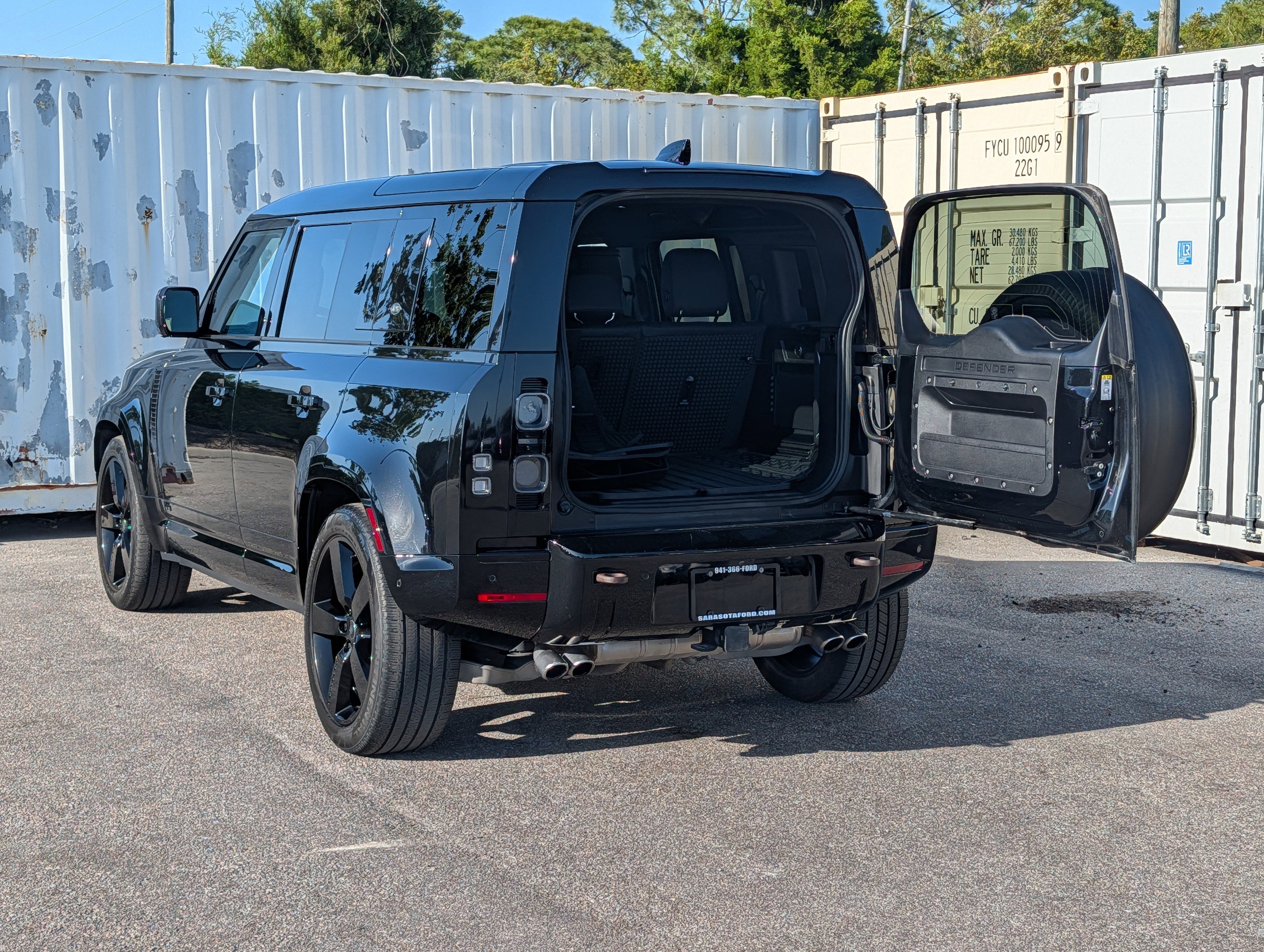 2023 Land Rover Defender 110 V8