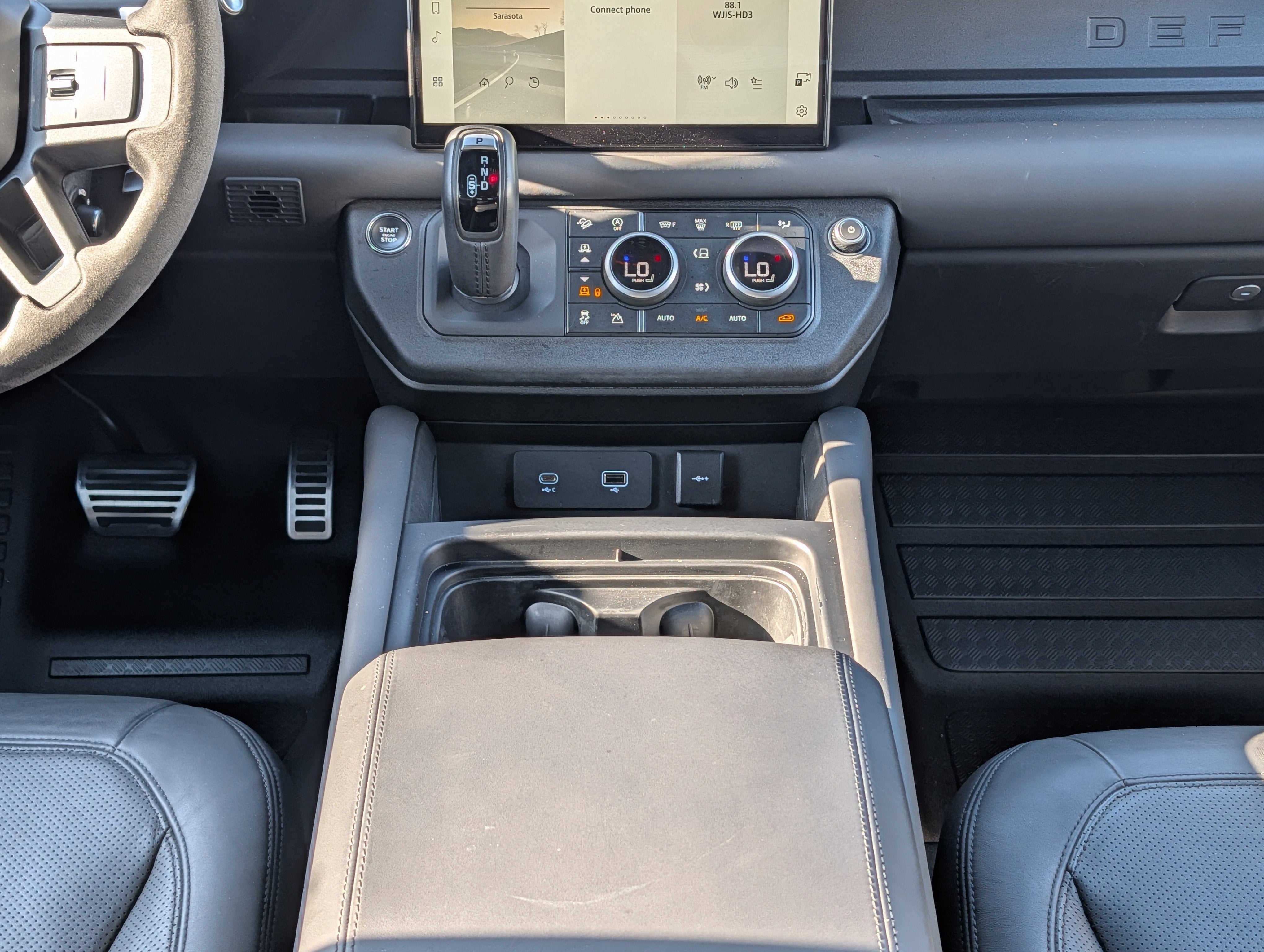 2023 Land Rover Defender 110 V8