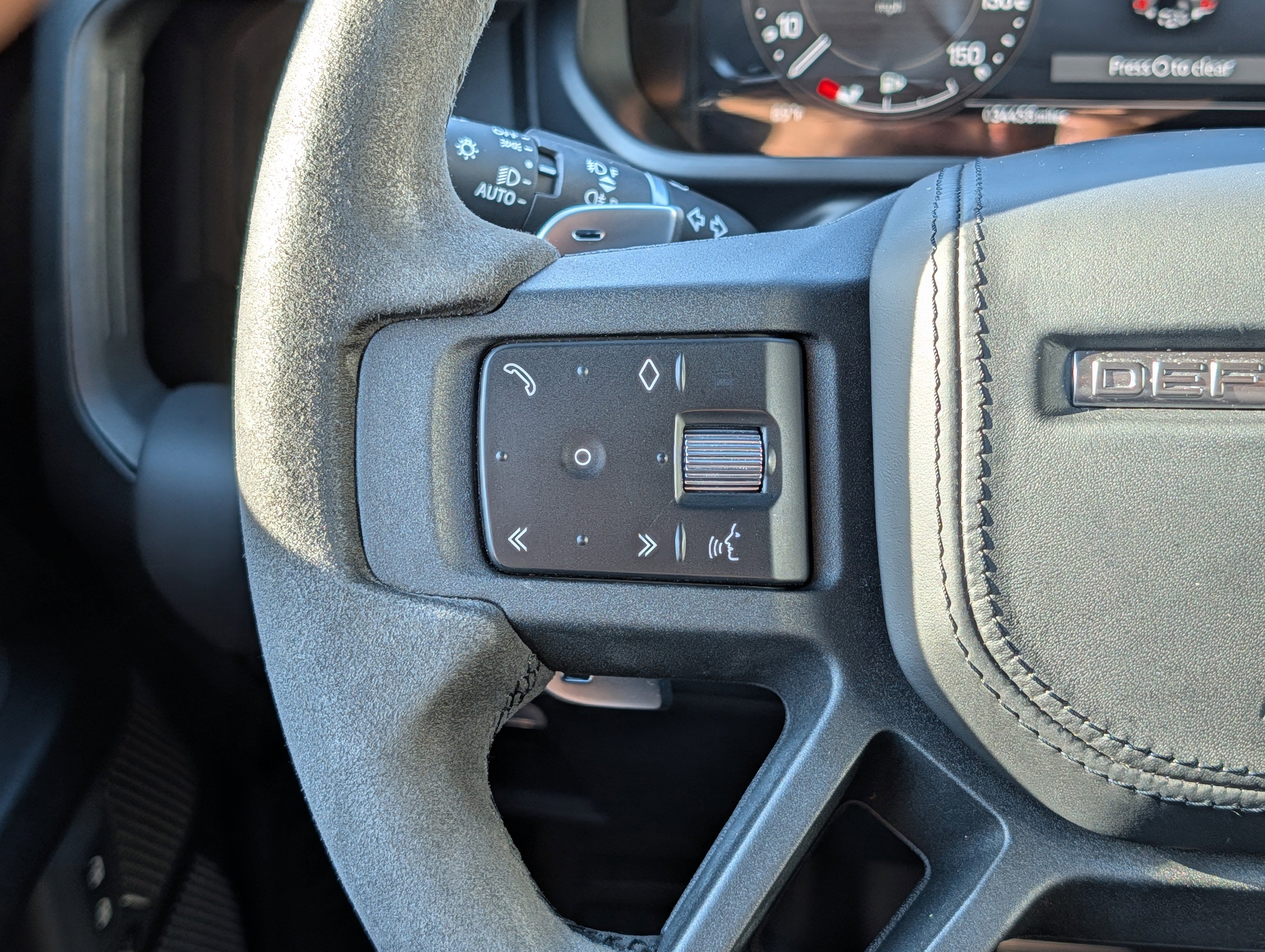 2023 Land Rover Defender 110 V8