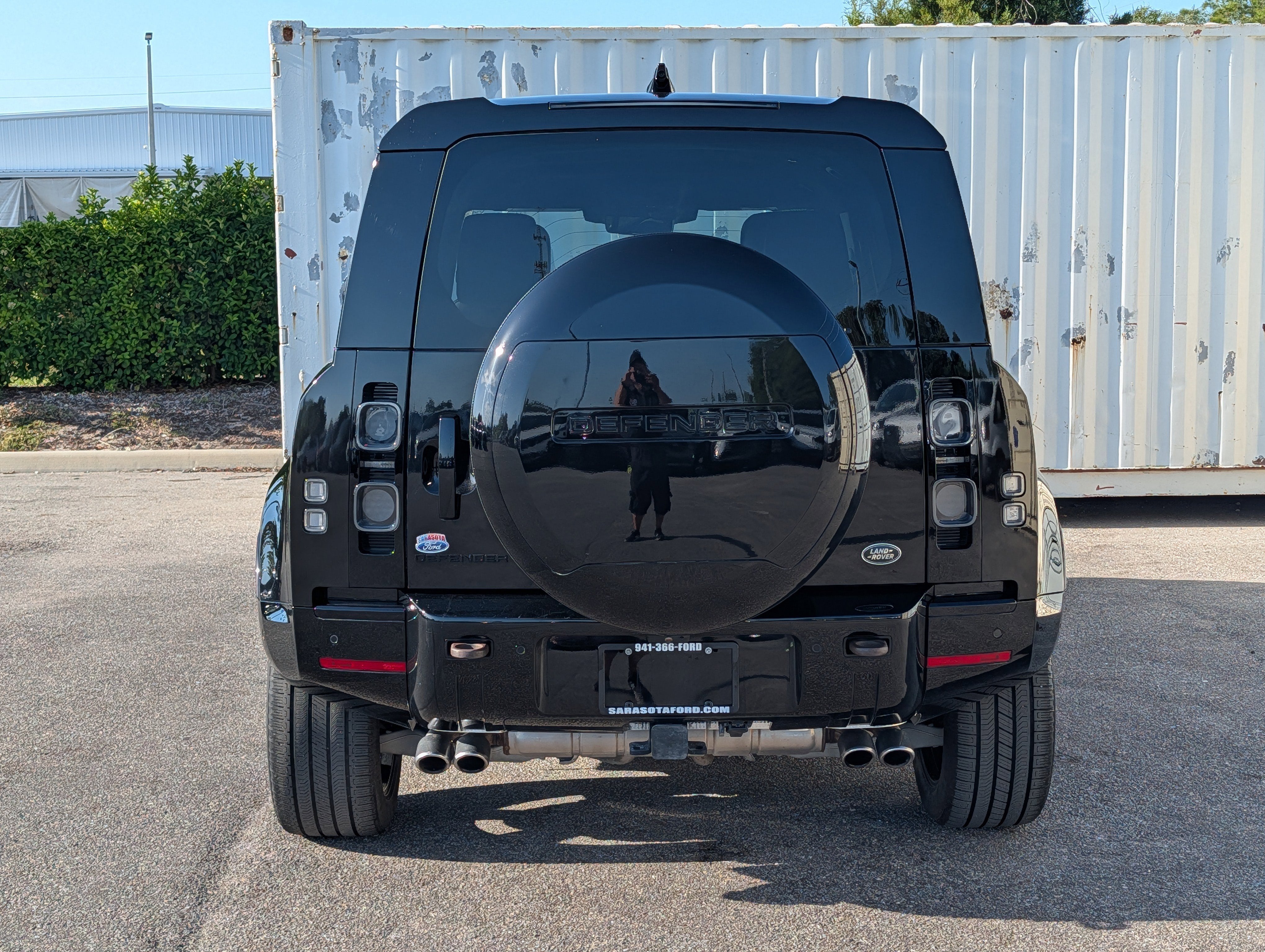 2023 Land Rover Defender 110 V8