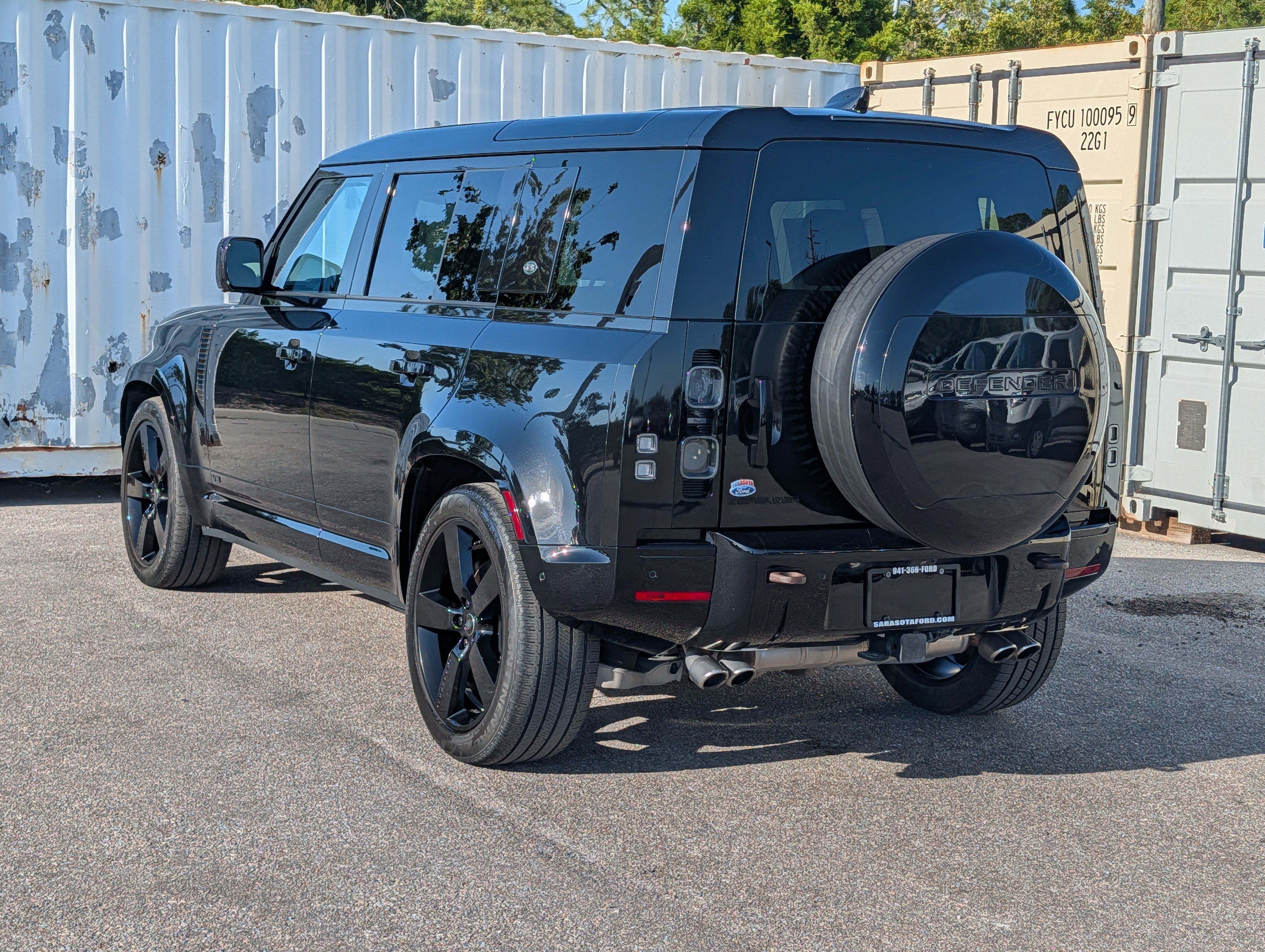 2023 Land Rover Defender 110 V8