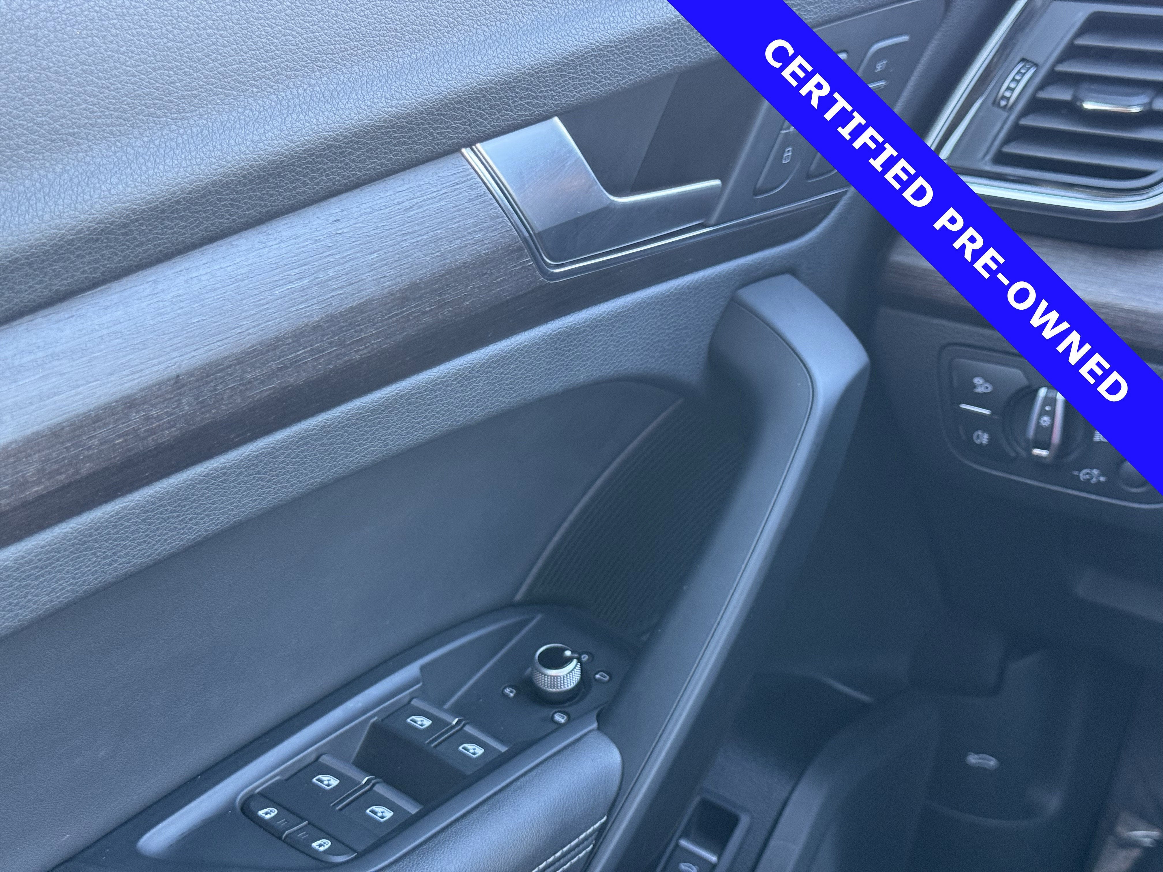 2022 Audi Q5 45 S line quattro Premium