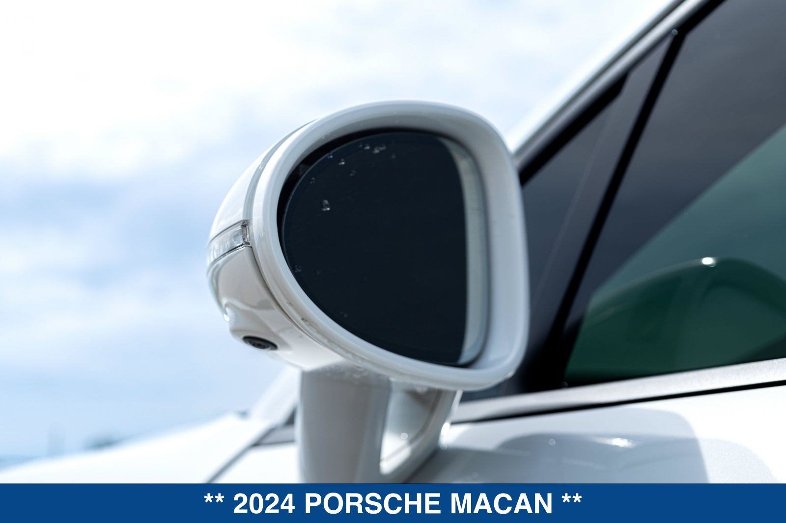 2024 Porsche Macan Base