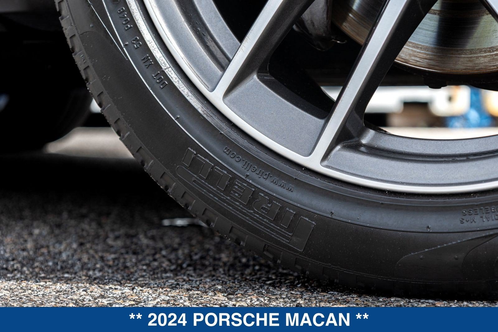 2024 Porsche Macan Base