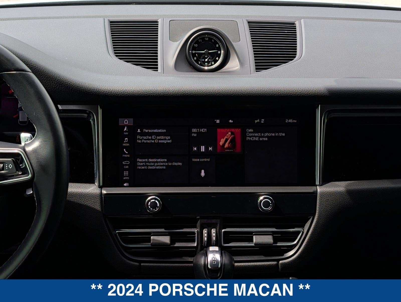 2024 Porsche Macan Base
