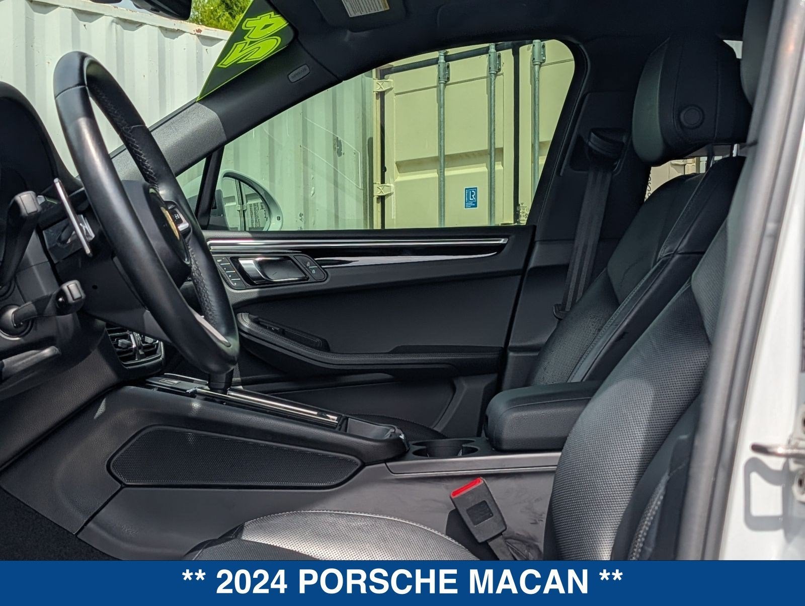 2024 Porsche Macan Base