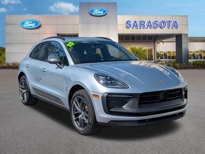 2025 Porsche Macan T