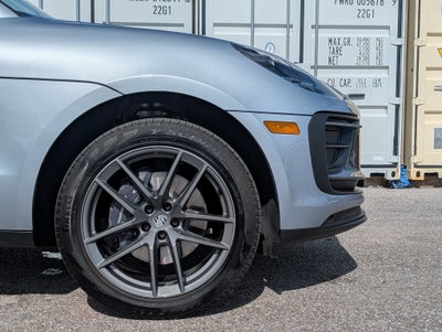 2025 Porsche Macan T