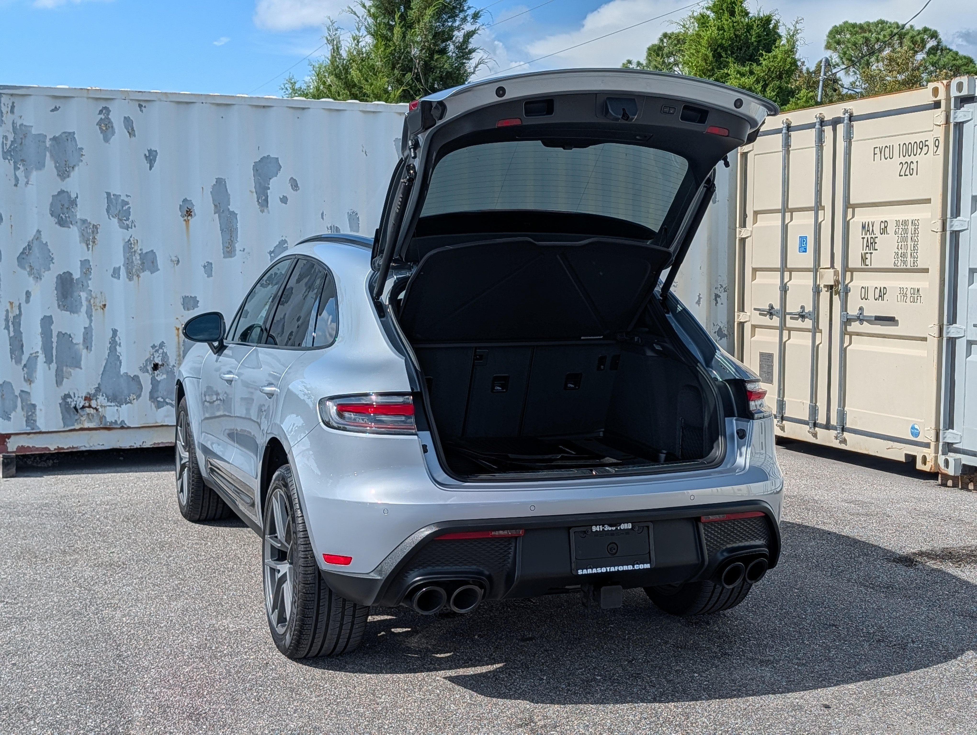 2025 Porsche Macan T