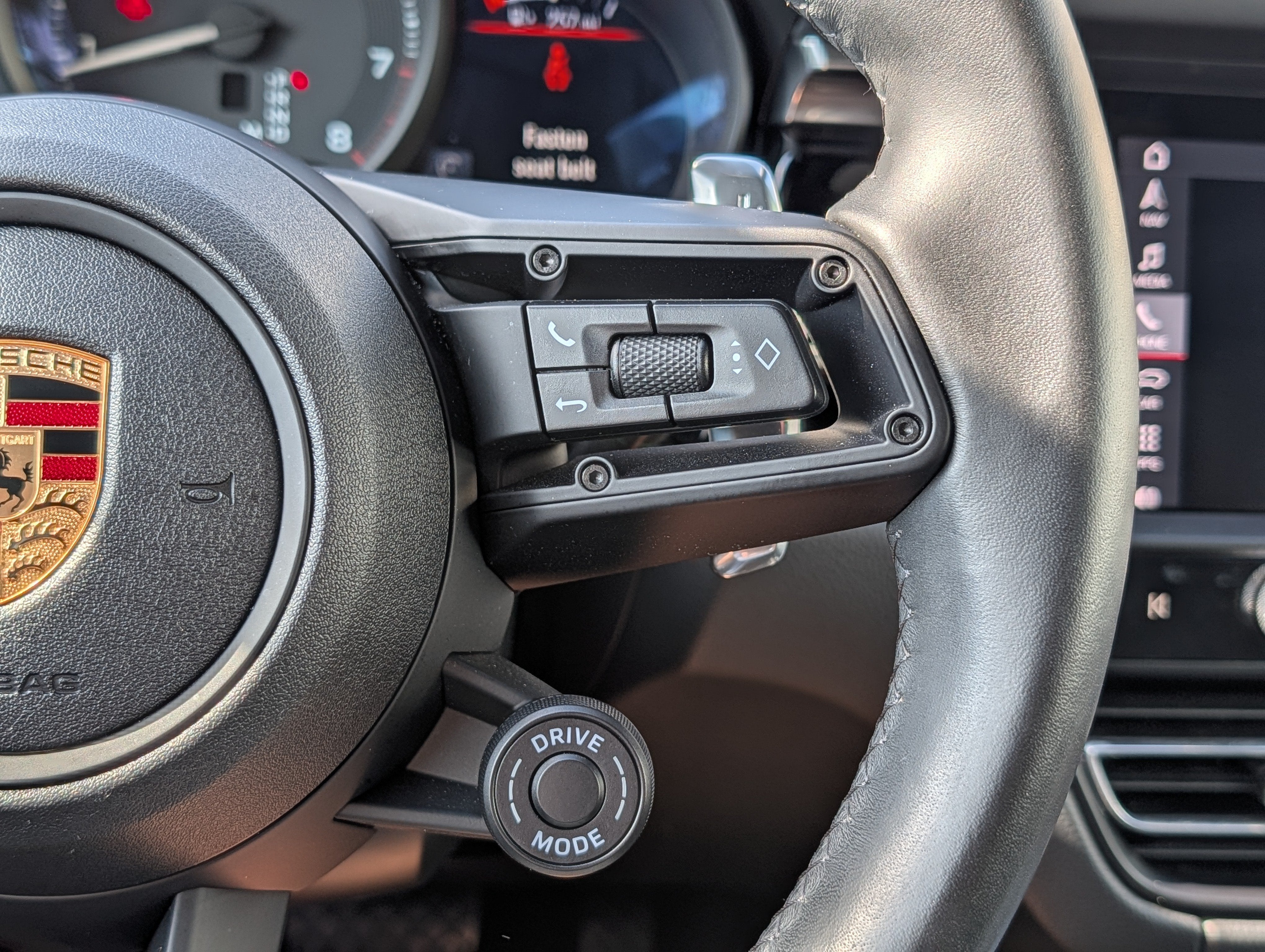 2025 Porsche Macan T