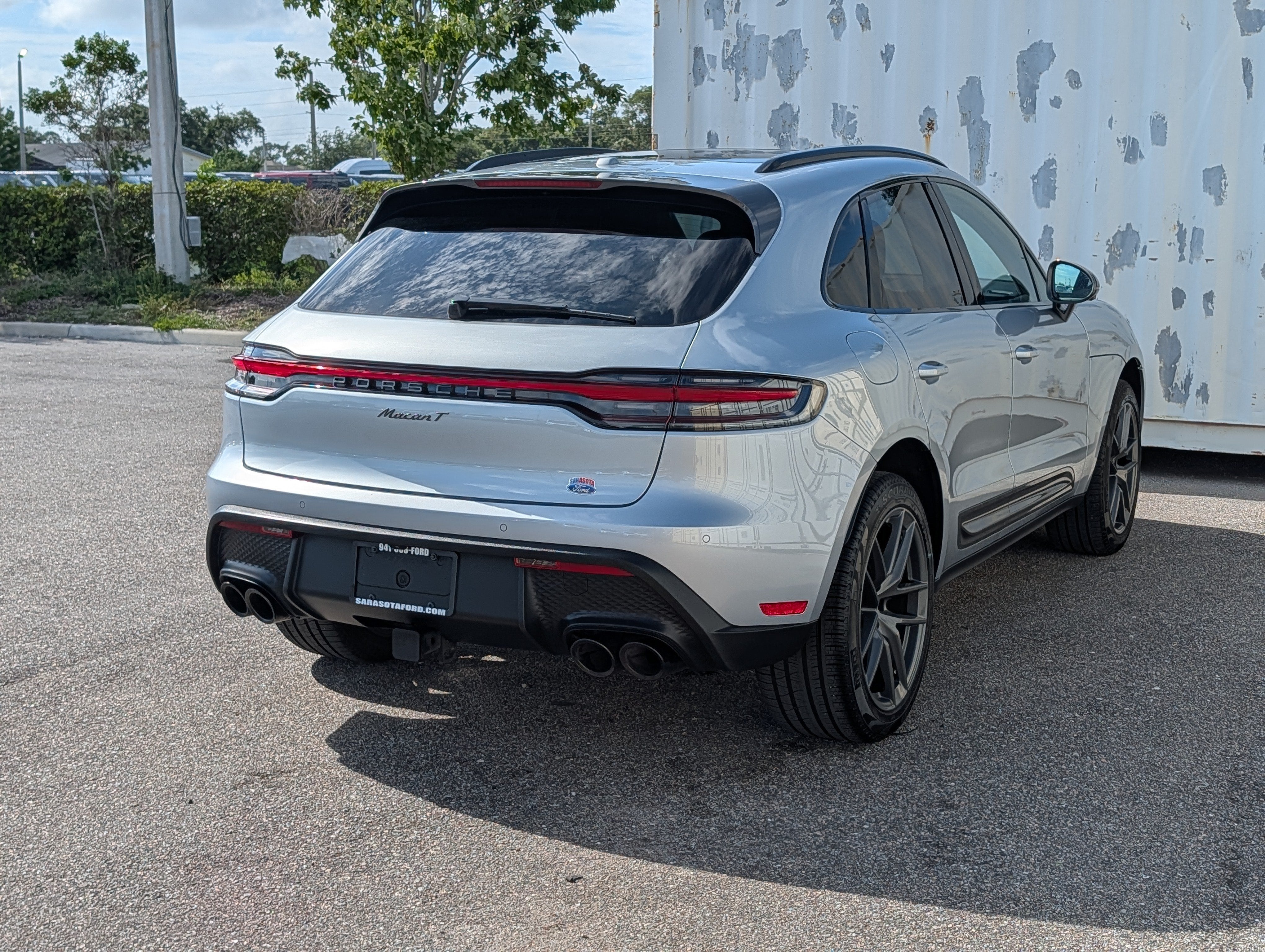 2025 Porsche Macan T