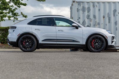 2025 Porsche Macan Electric Turbo