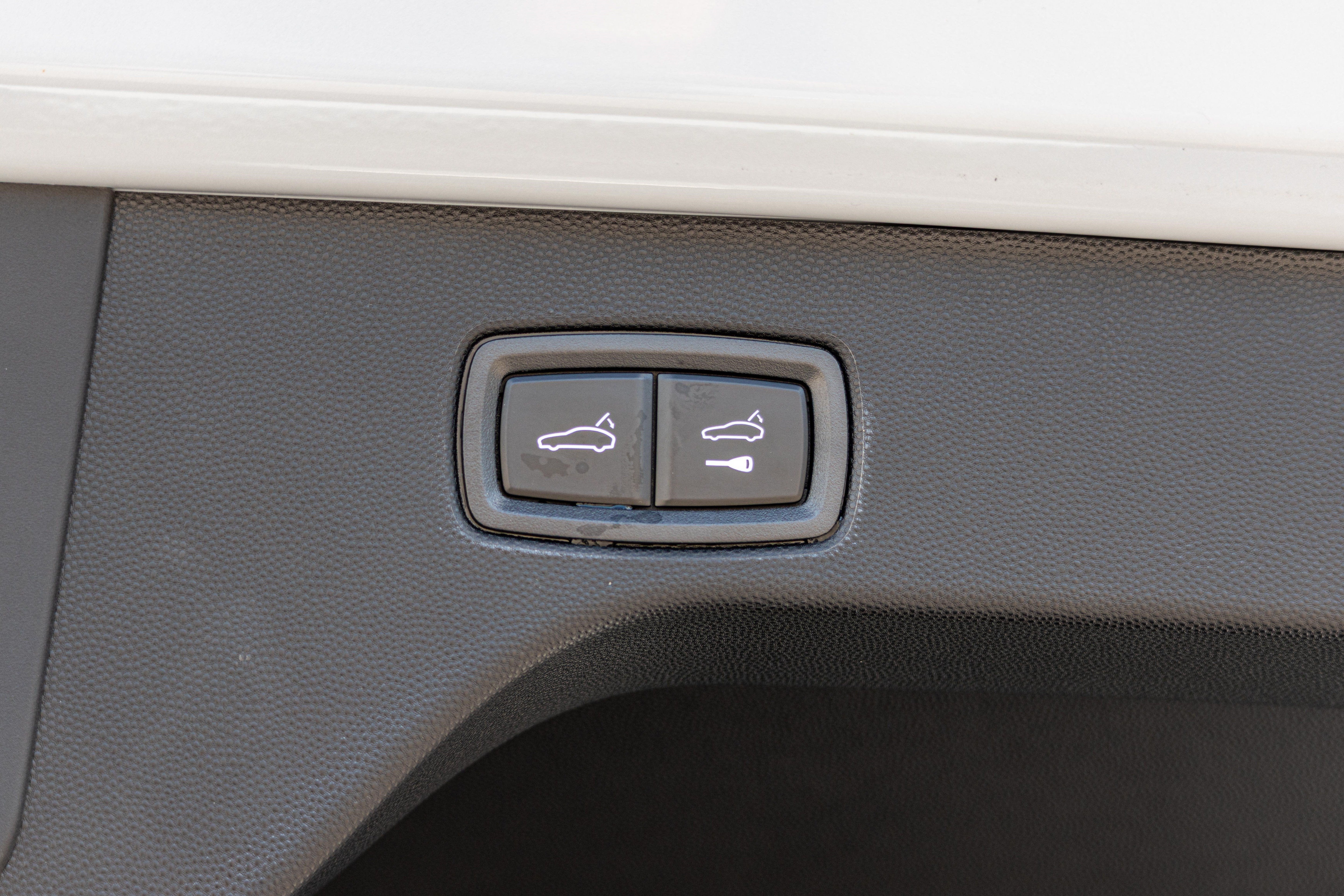 2025 Porsche Macan Electric Turbo