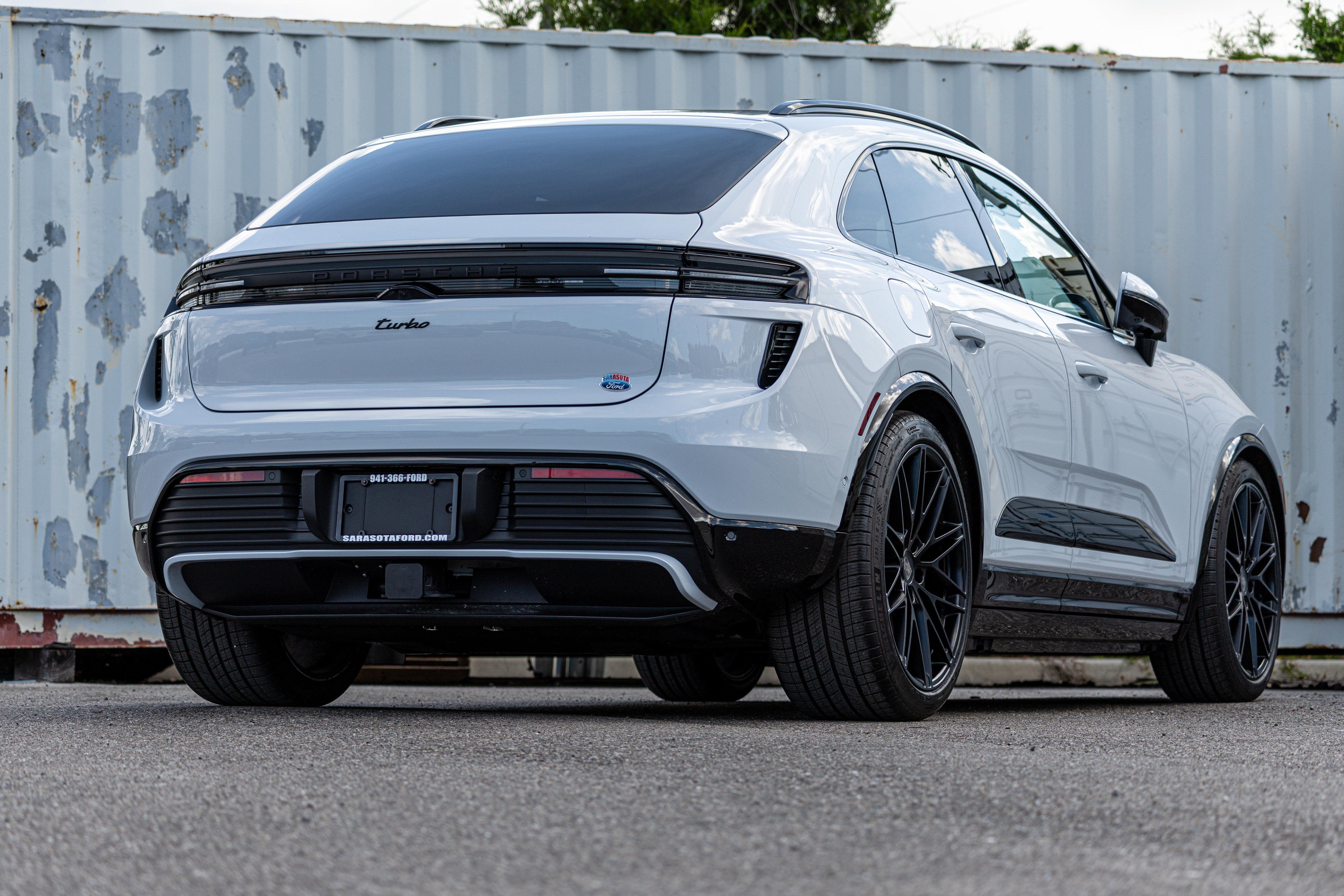 2025 Porsche Macan Electric Turbo