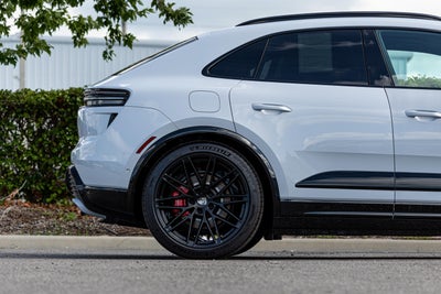 2025 Porsche Macan Electric Turbo