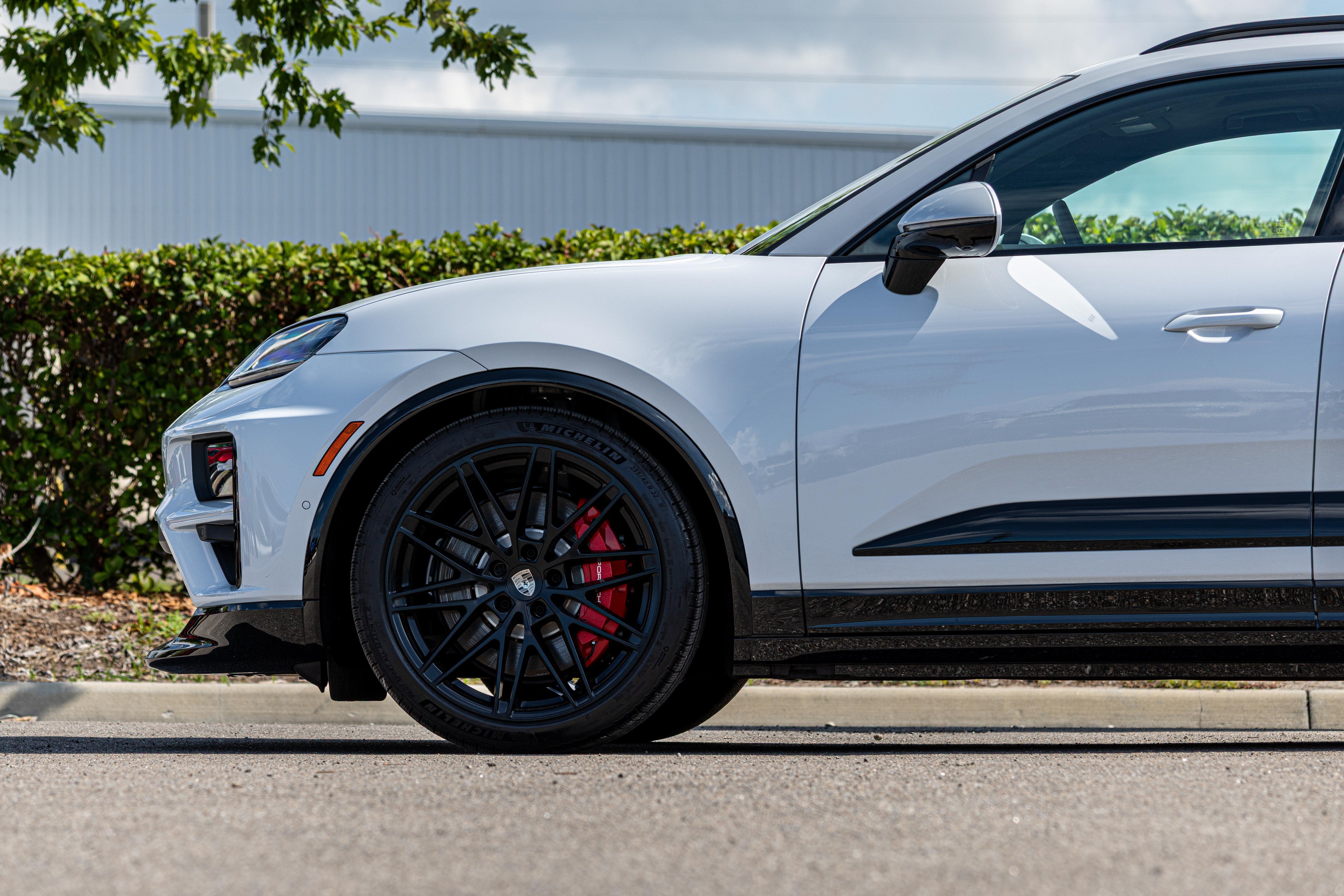2025 Porsche Macan Electric Turbo