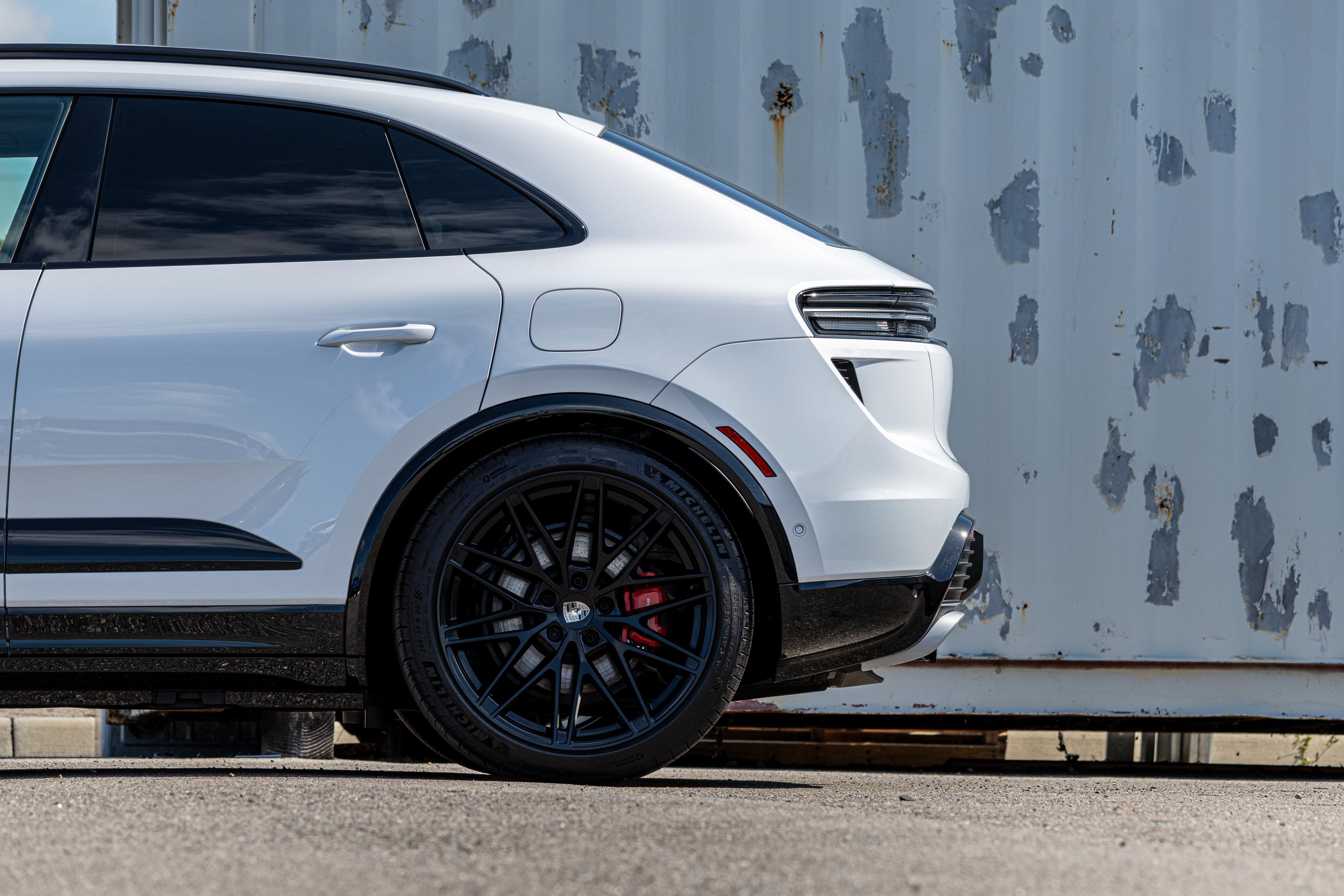 2025 Porsche Macan Electric Turbo