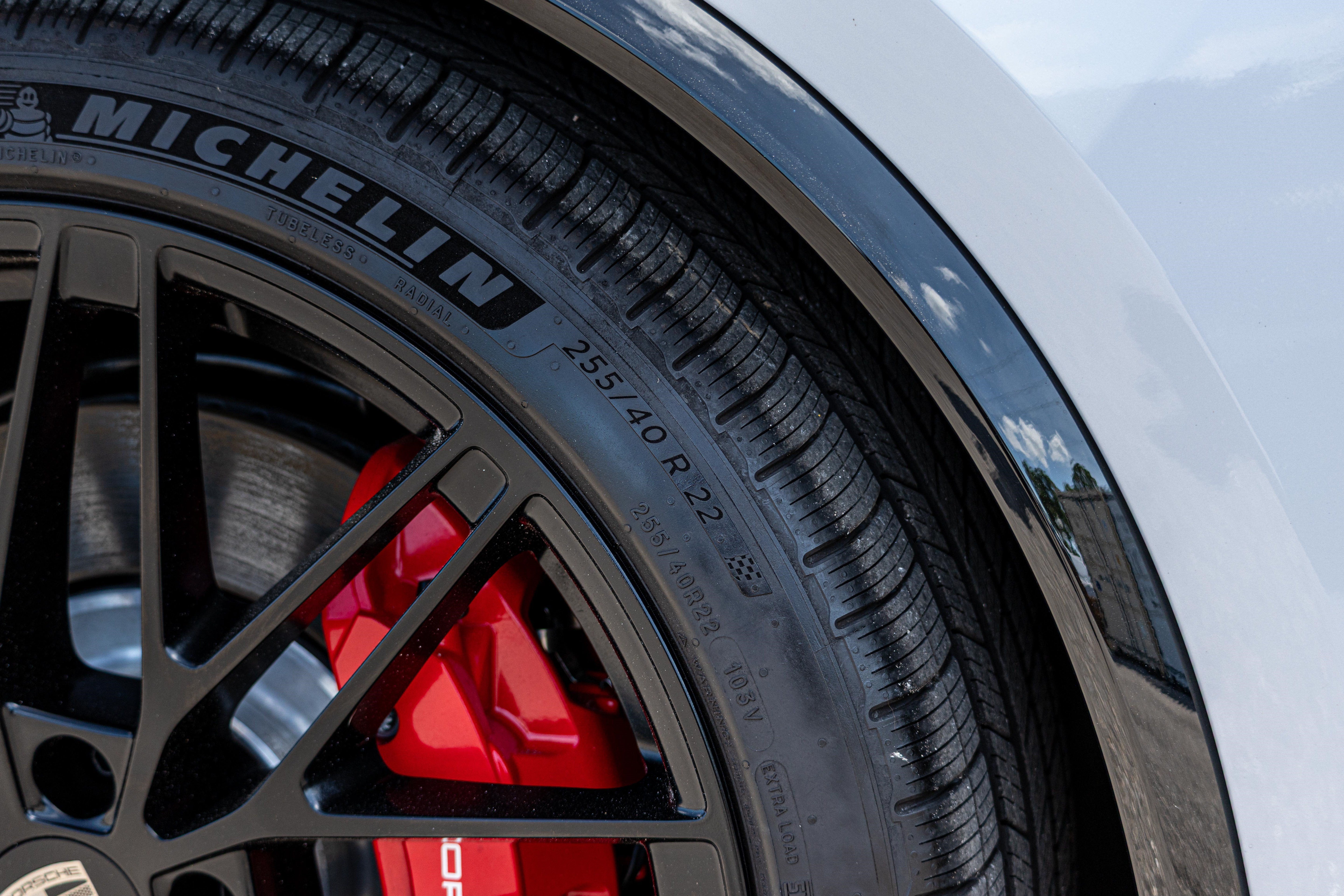 2025 Porsche Macan Electric Turbo