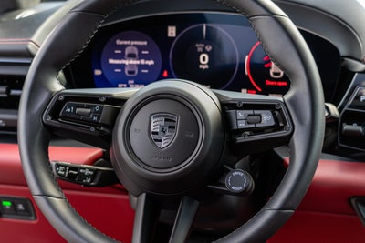 2025 Porsche Macan Electric Turbo
