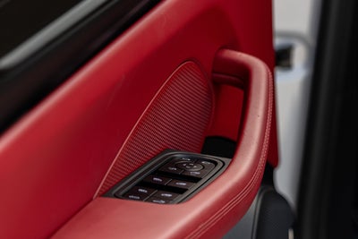 2025 Porsche Macan Electric Turbo